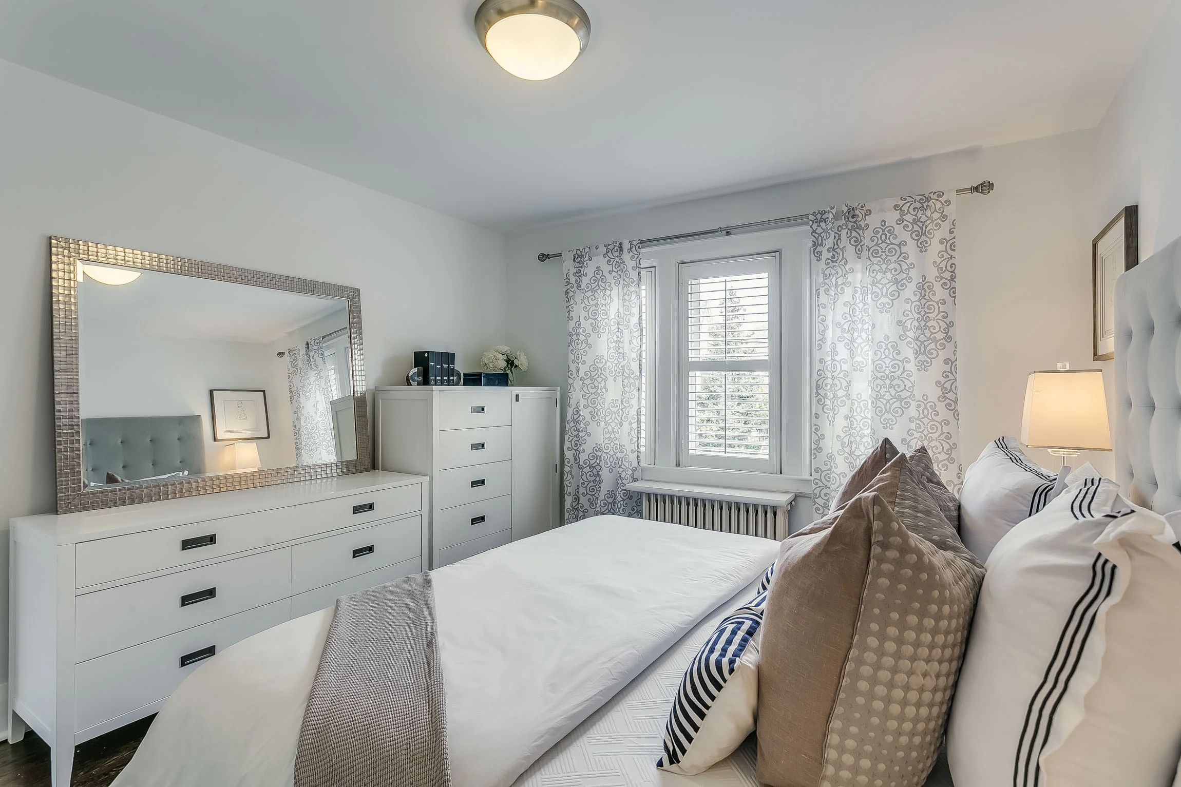52latimerave-035.jpg