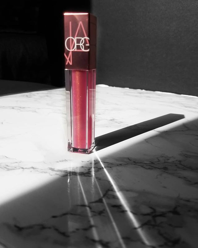 [ NARS OIL-INFUSED LIP TINT ] Made for Saturday sweaty yoga sessions and teasing the mat before face planting into child's pose.
#TRULYFARAH .......................
#saturdayfeels #lipobsessions #currently loving #cornersofmyworld