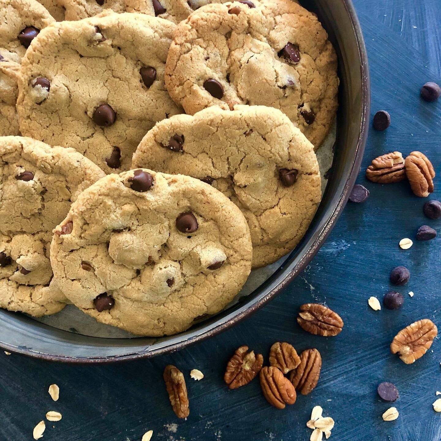 It wouldn&rsquo;t be a party without complimentary Niblick&rsquo;s cookies from @55ncoffee 😂⁣
⁣
Join us for our grand reopening Friday, March 3rd from 5-8pm!