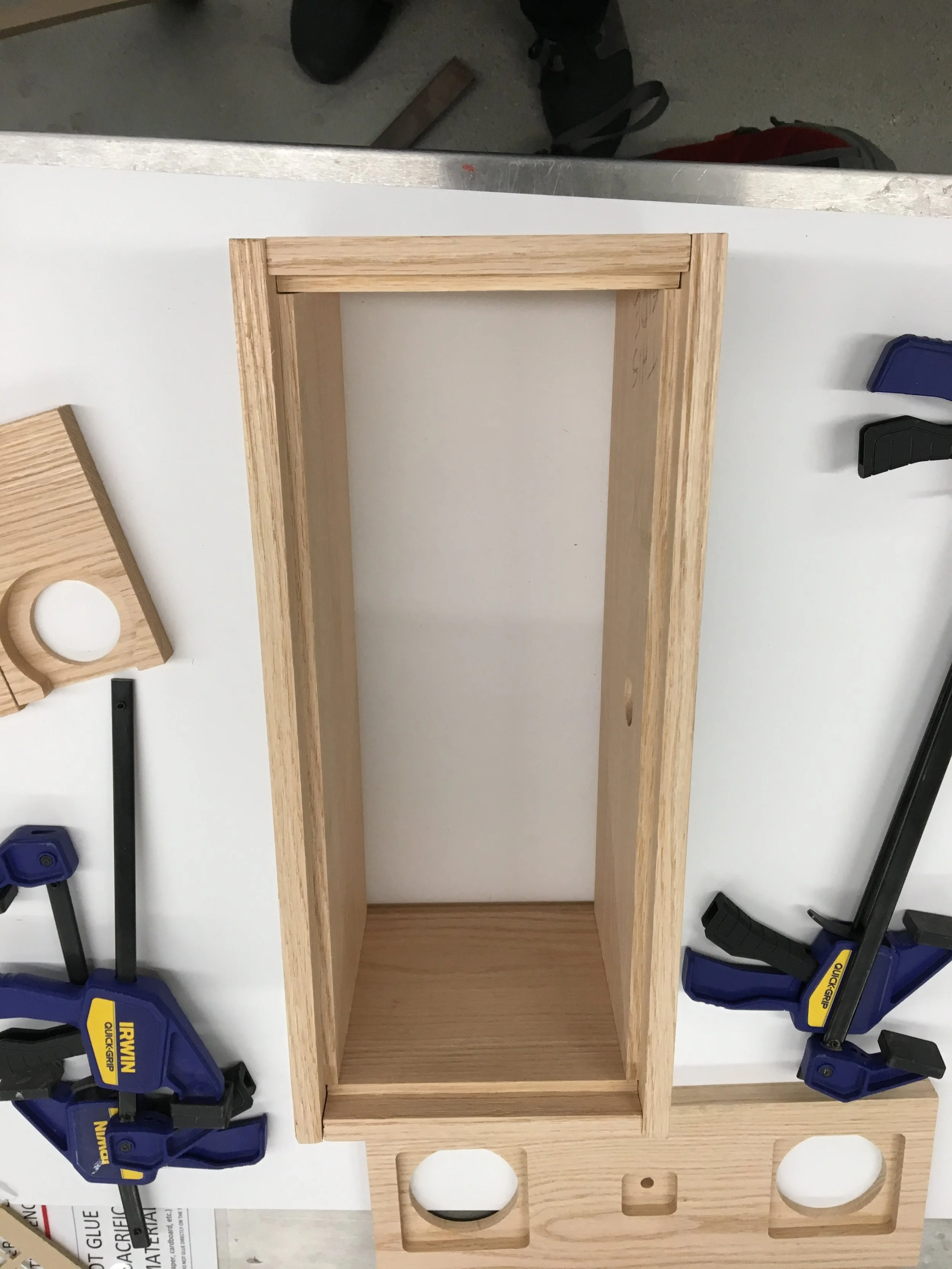  Dry-fitting the parts before glue 