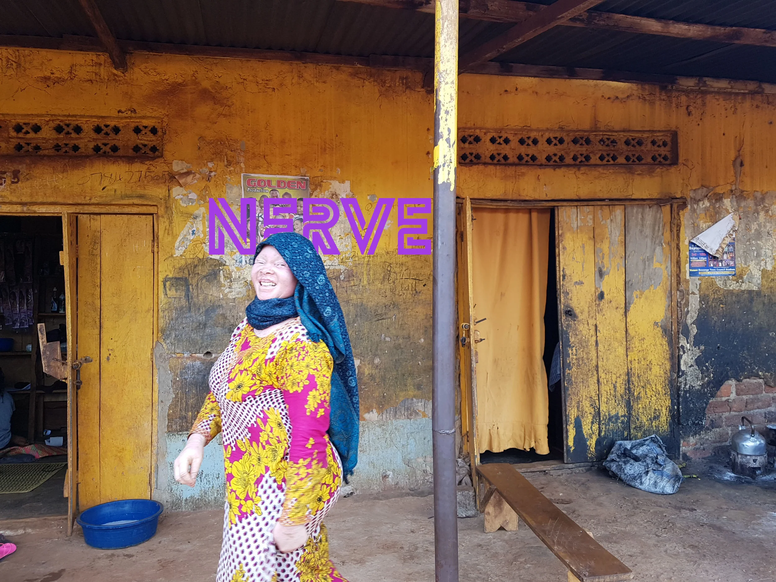 (She makes the best banana pancakes. But that's not all she can do). (Jinja, Uganda)