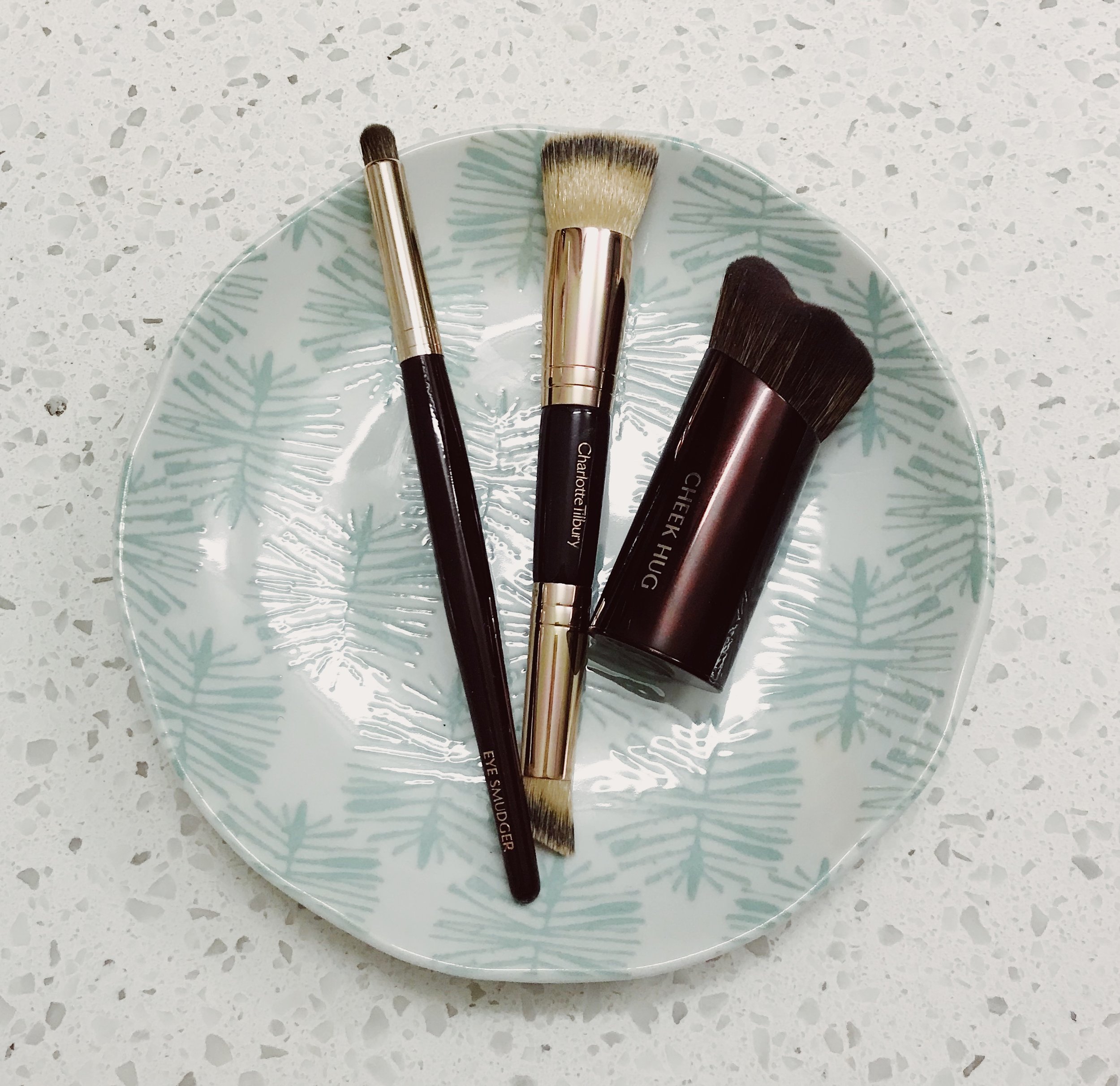 Gom Mexico Brein Charlotte Tilbury Makeup Brush Review — All That Glitters