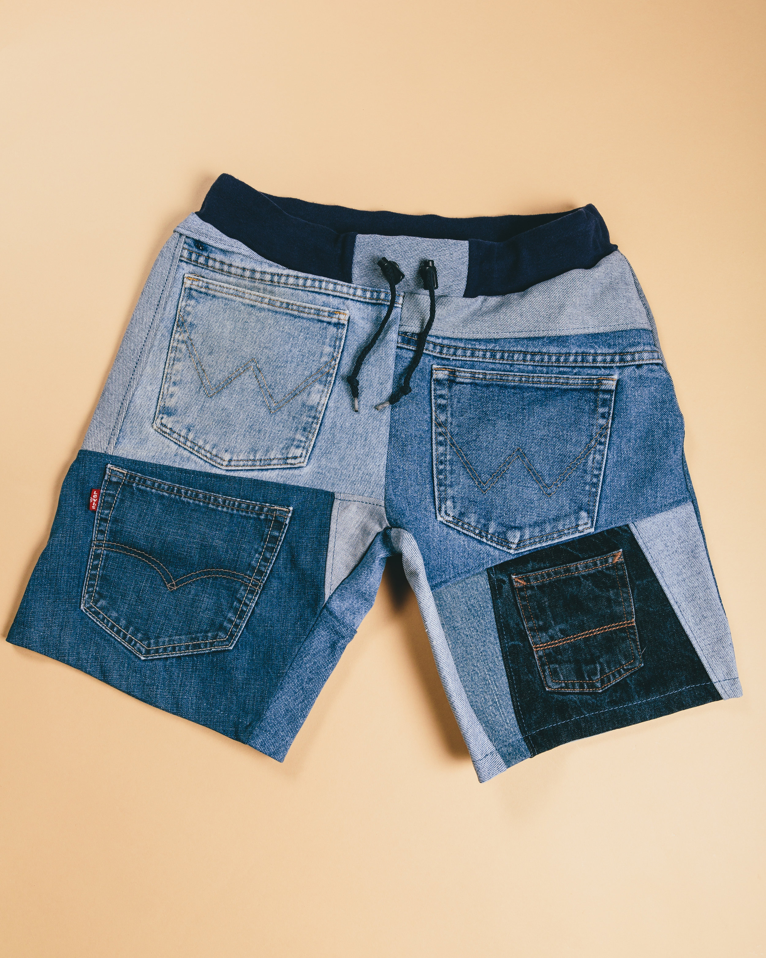 LEVI'SSHORT-1-300.jpg