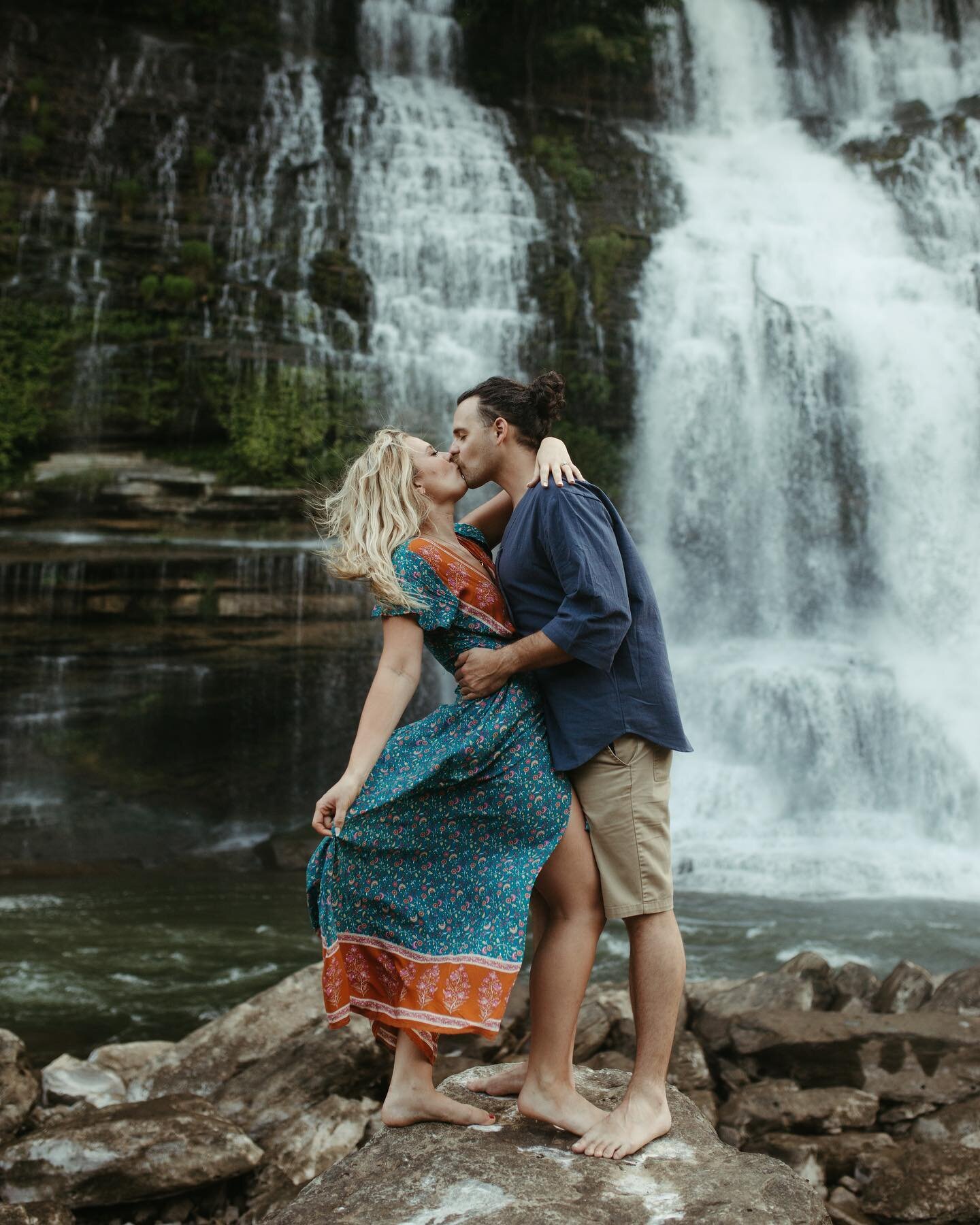I have just recently started to explore Tennessee&rsquo;s waterfalls and they are beautiful 👏🏻👏🏻👏🏻
.
#rockislandstatepark #waterfall  #engagementphotos #tennessee #nashvilleweddingphotography #nashvillephotographer #photobugcommunity