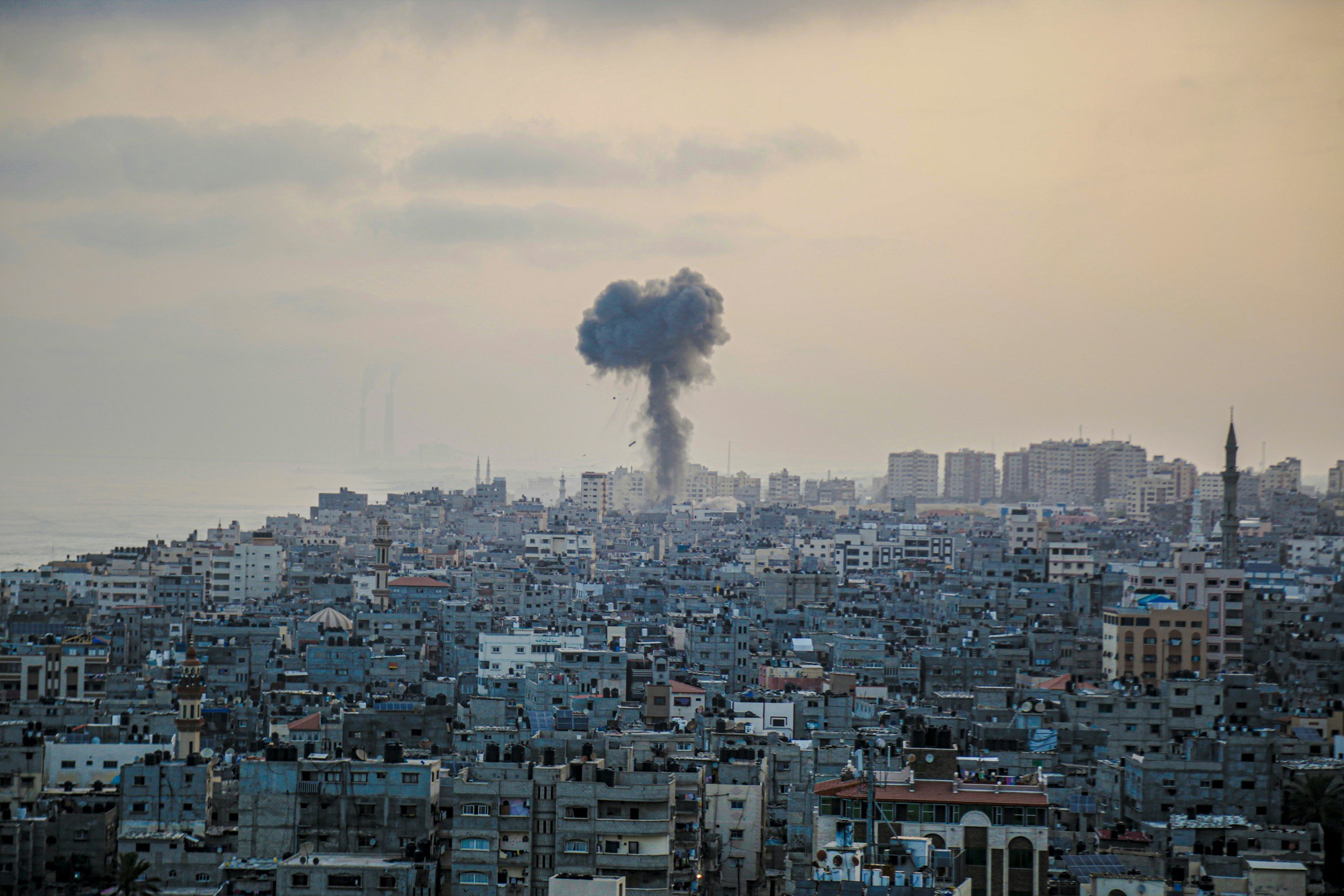 Reading “The Eyes of Gaza” from wartime Ukraine