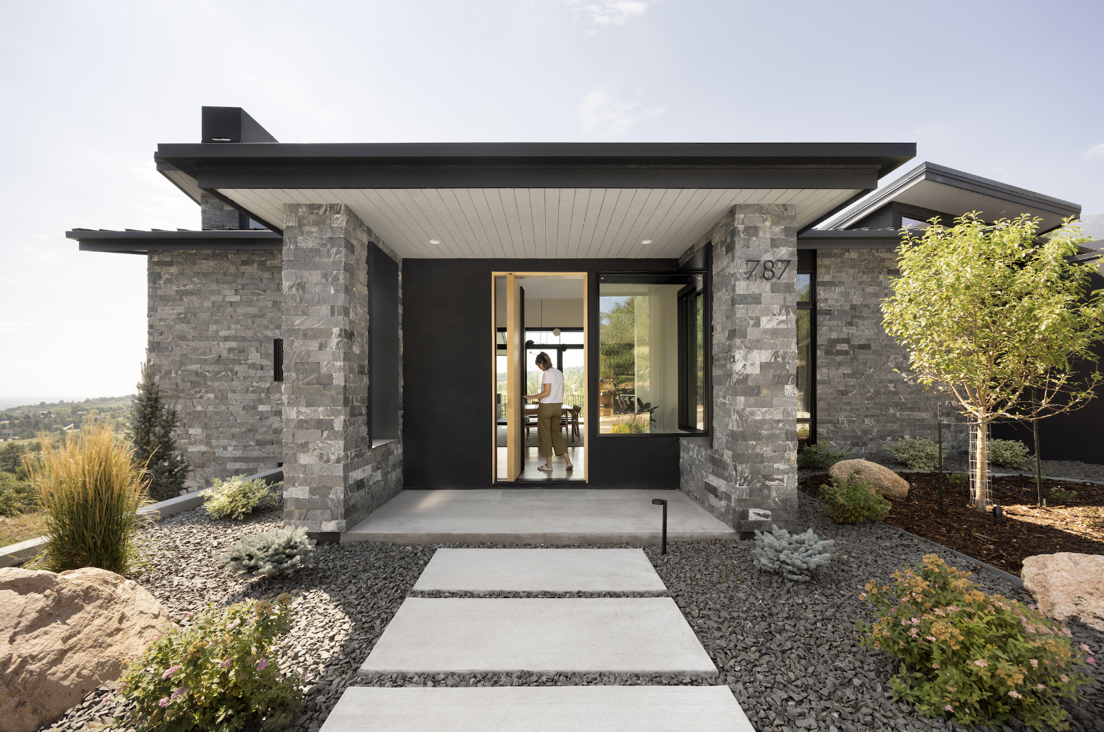 COLORADO HOMES &amp; LIFESTYLES: Mixed Elements Compose Innovative Design