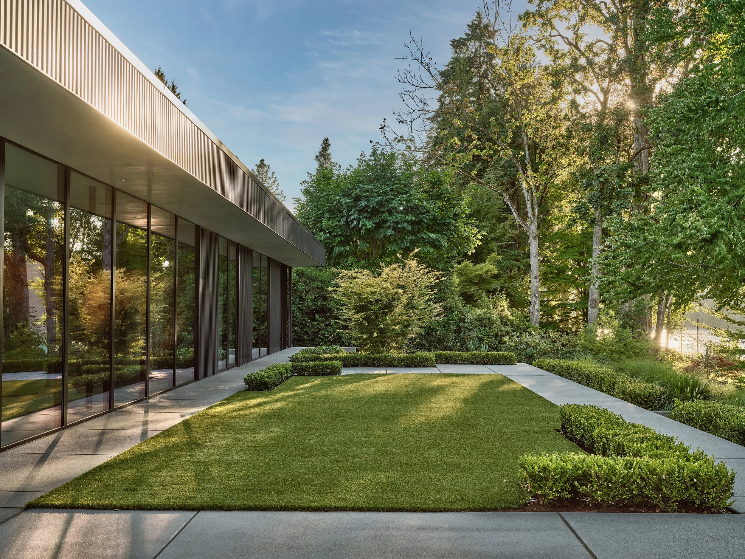 AURORA RIVER HOUSE