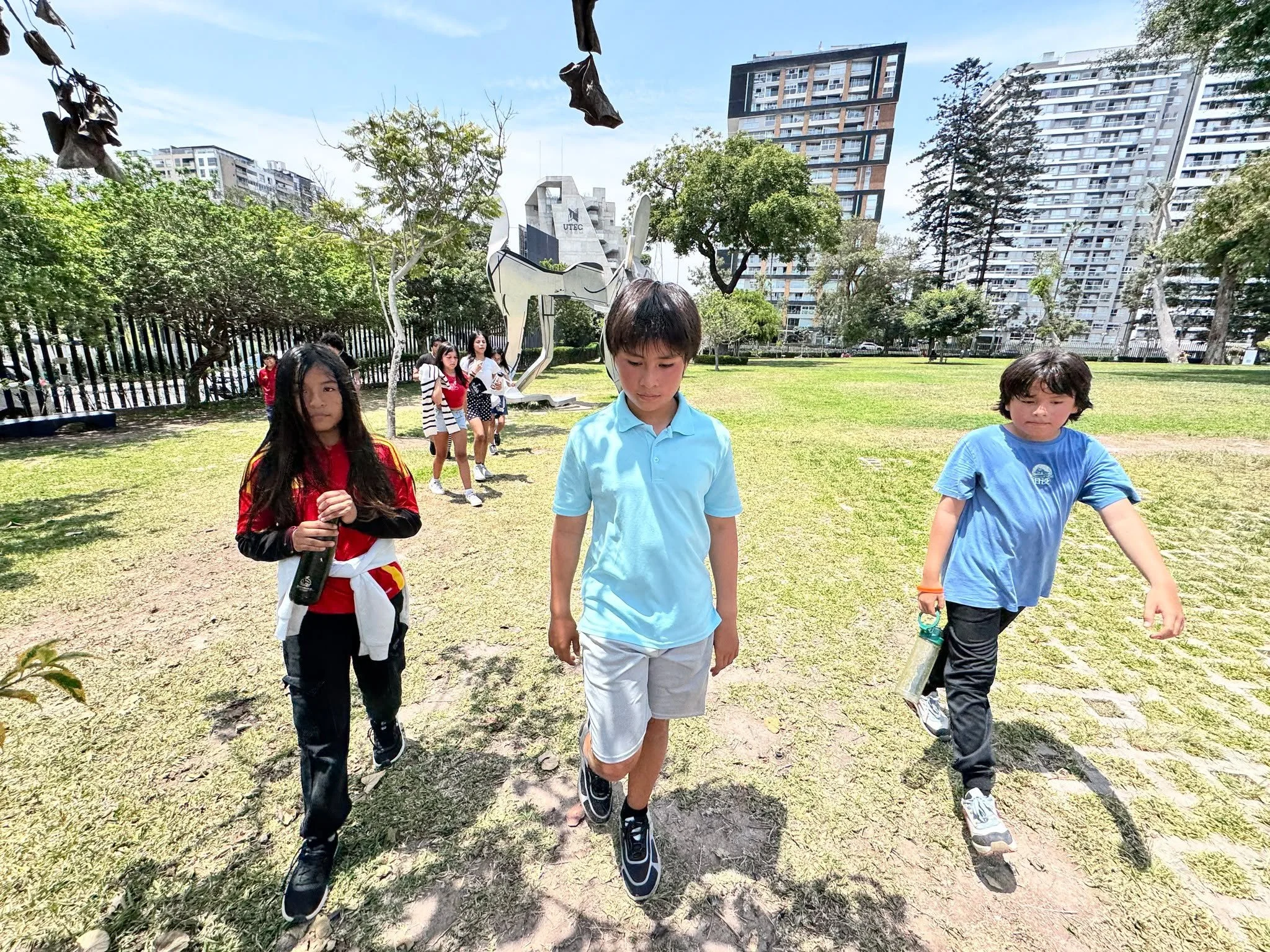 PD en Ascend.
Los Pumas salen al parque.
Aire libre. Espacio abierto. Movimiento.

Otra forma de aprender. 💫
______________________________________
PD at Ascend.
Pumas head to the park.
Open air. Open space. Movement.

Another way to learn. 💫