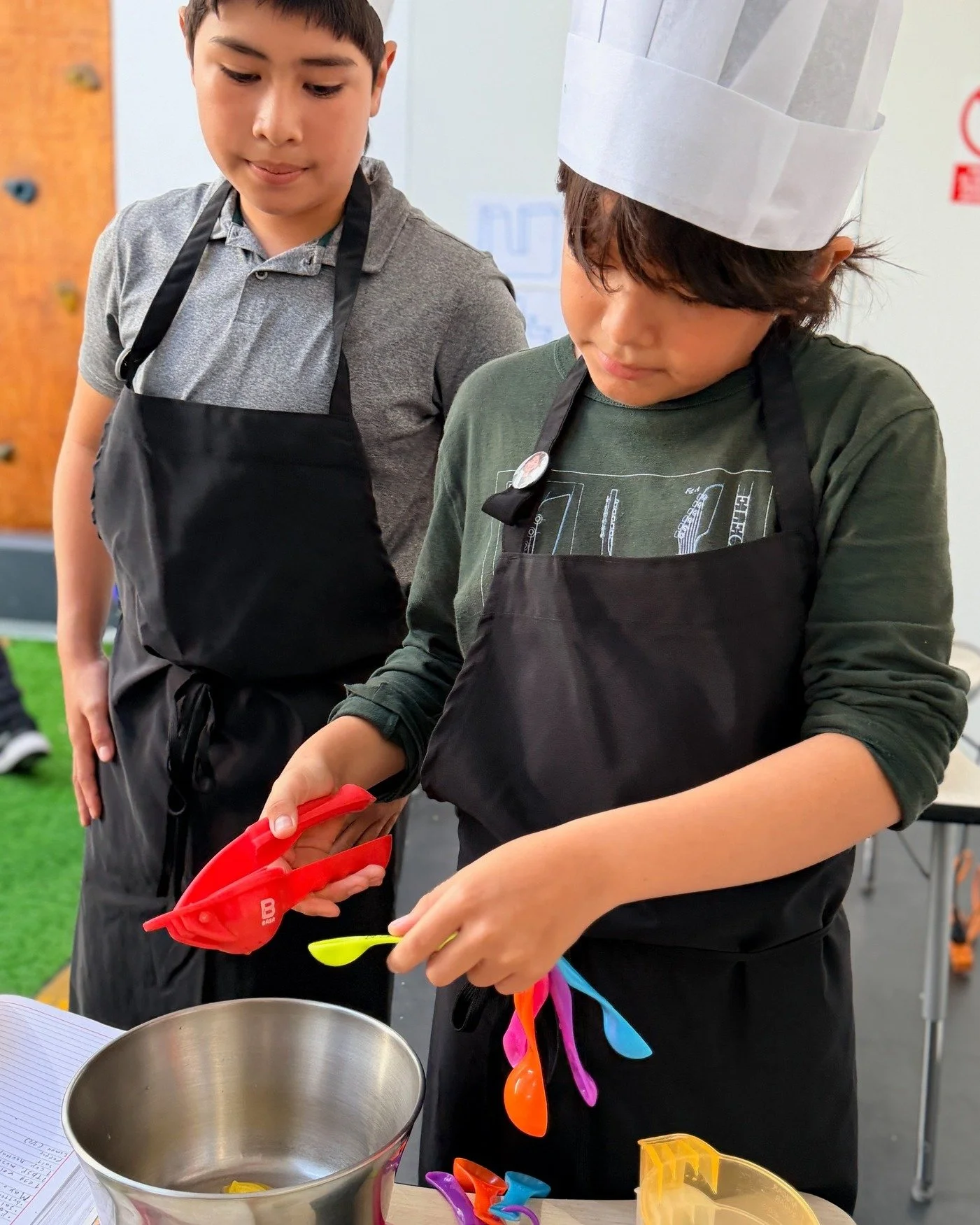 The kitchen became the lab. 🍳

In this new Quest, Ascend Pumas began exploring chemistry by tackling two deceptively simple recipes: a Classic French Omelette and homemade mayonnaise. Every ingredient, reaction, and adjustment became an opportunity 