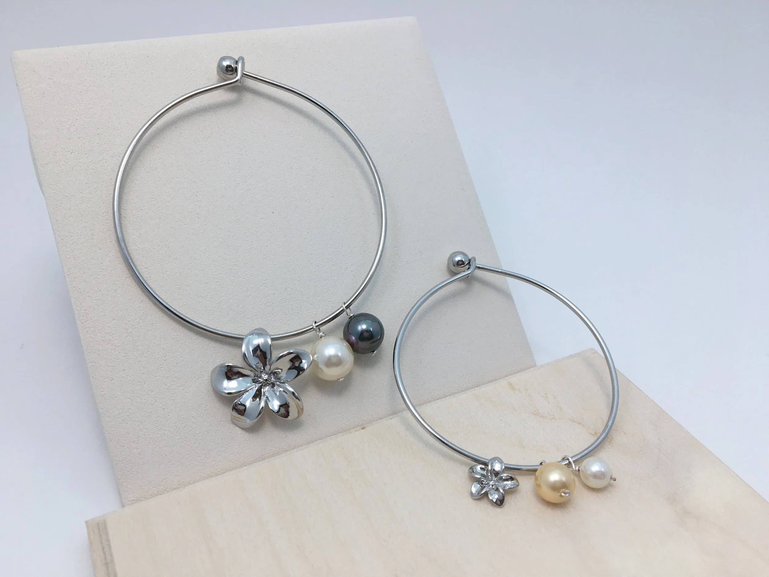 Plumeria Bangle.JPG
