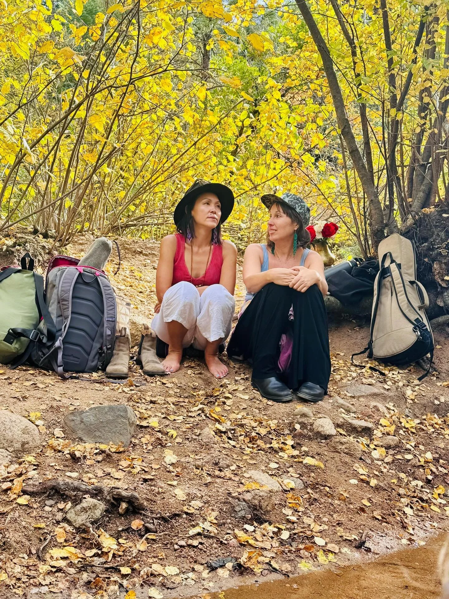 Grateful to be co-creating with women that feel confident enough in themselves to lift each other up🩷

Prayers of freedom for all beings. We have to show up differently within and without if we truly want to see peace on Earth🌈🌵🔥

Thanks to all t
