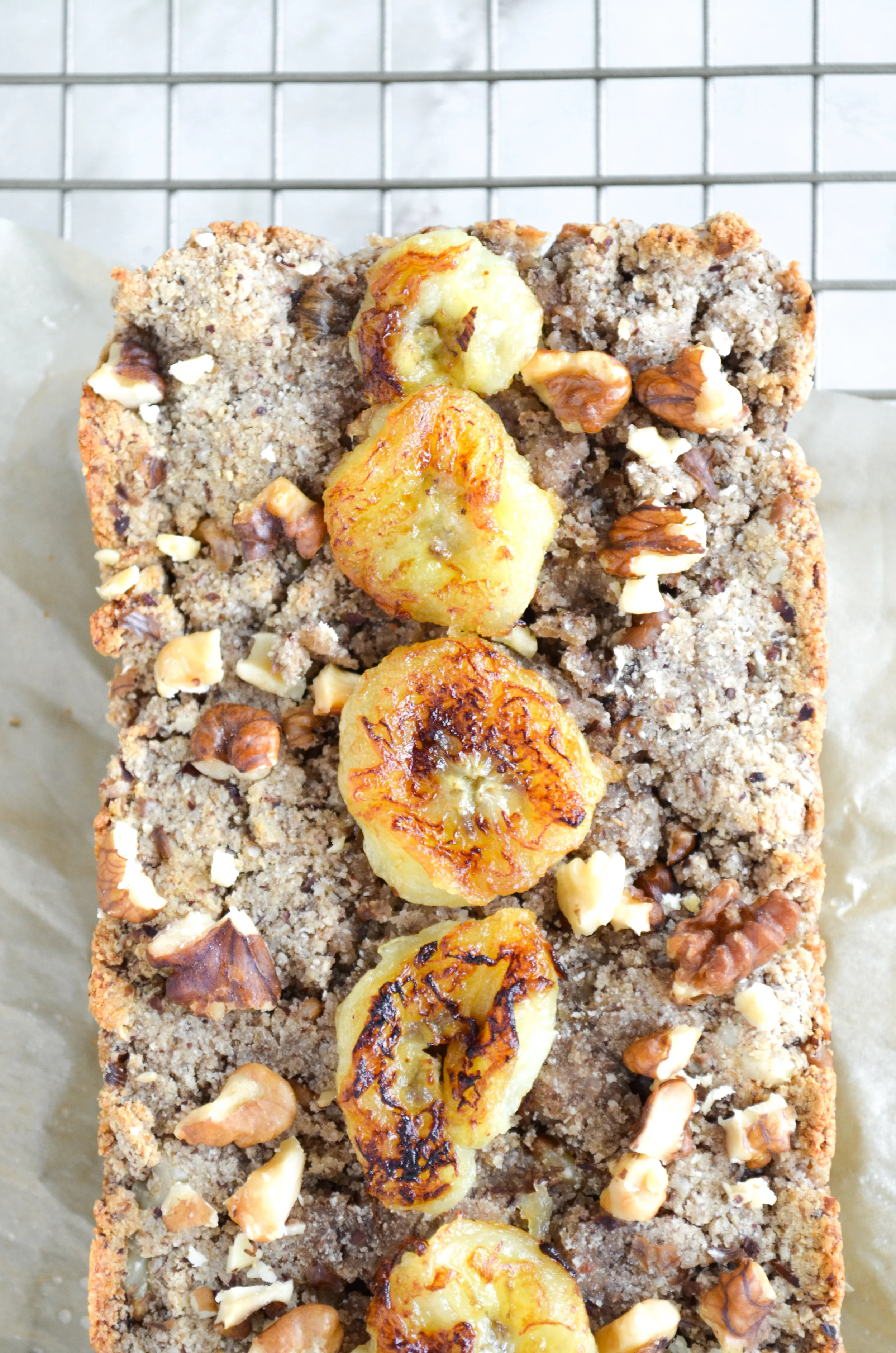 paleo banana bread // #ShiraRD #paleo #refinedsugarfree #SnacksbyShira