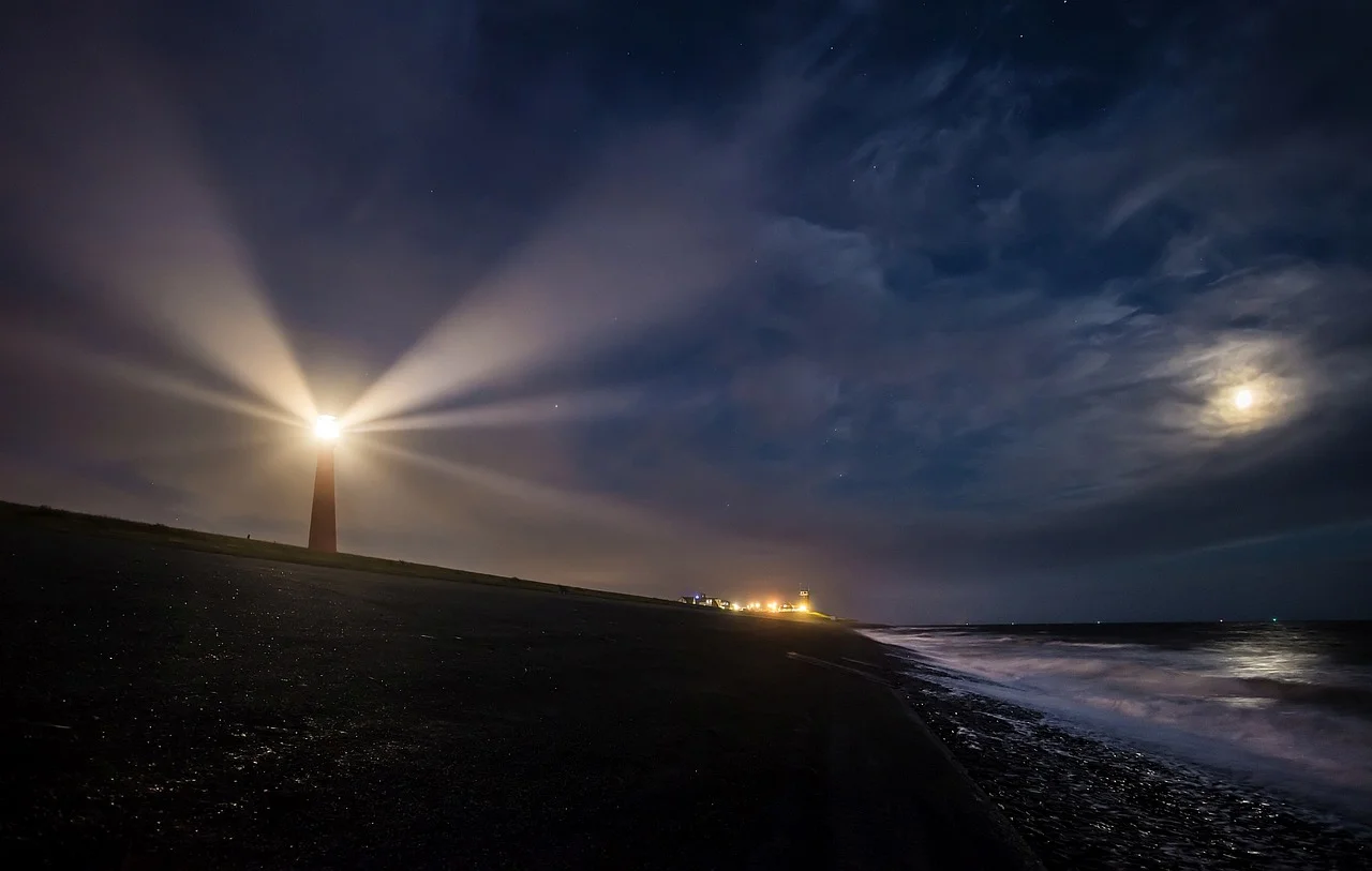 4Pillars-lighthouse.jpg