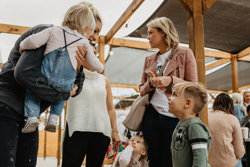 Meet and make friends at the Perth Mamas events by Chanelle Megan Photography. Nothing is posed.