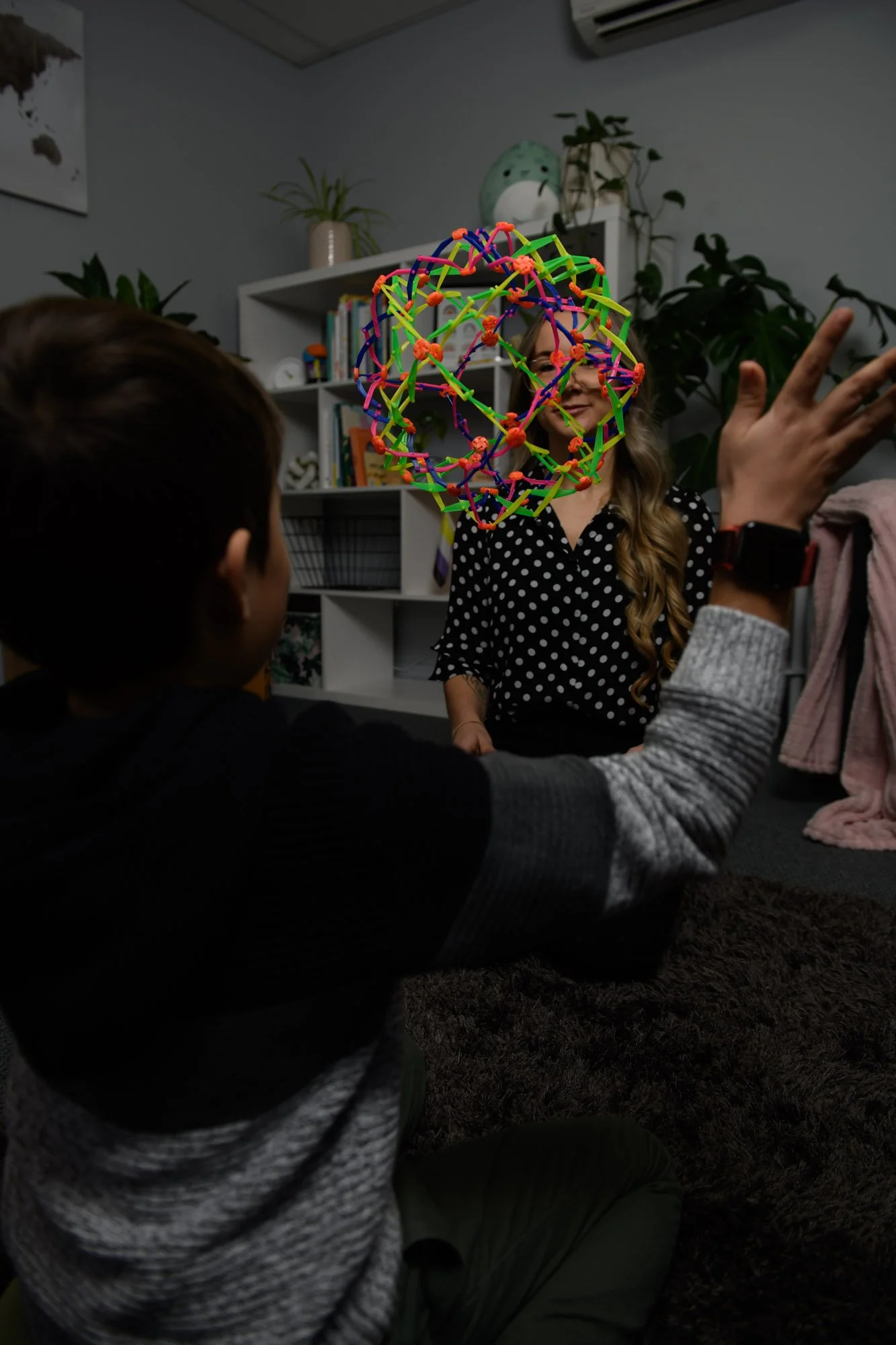 Top 5 calm down strategies for kids, according to a psychologist.