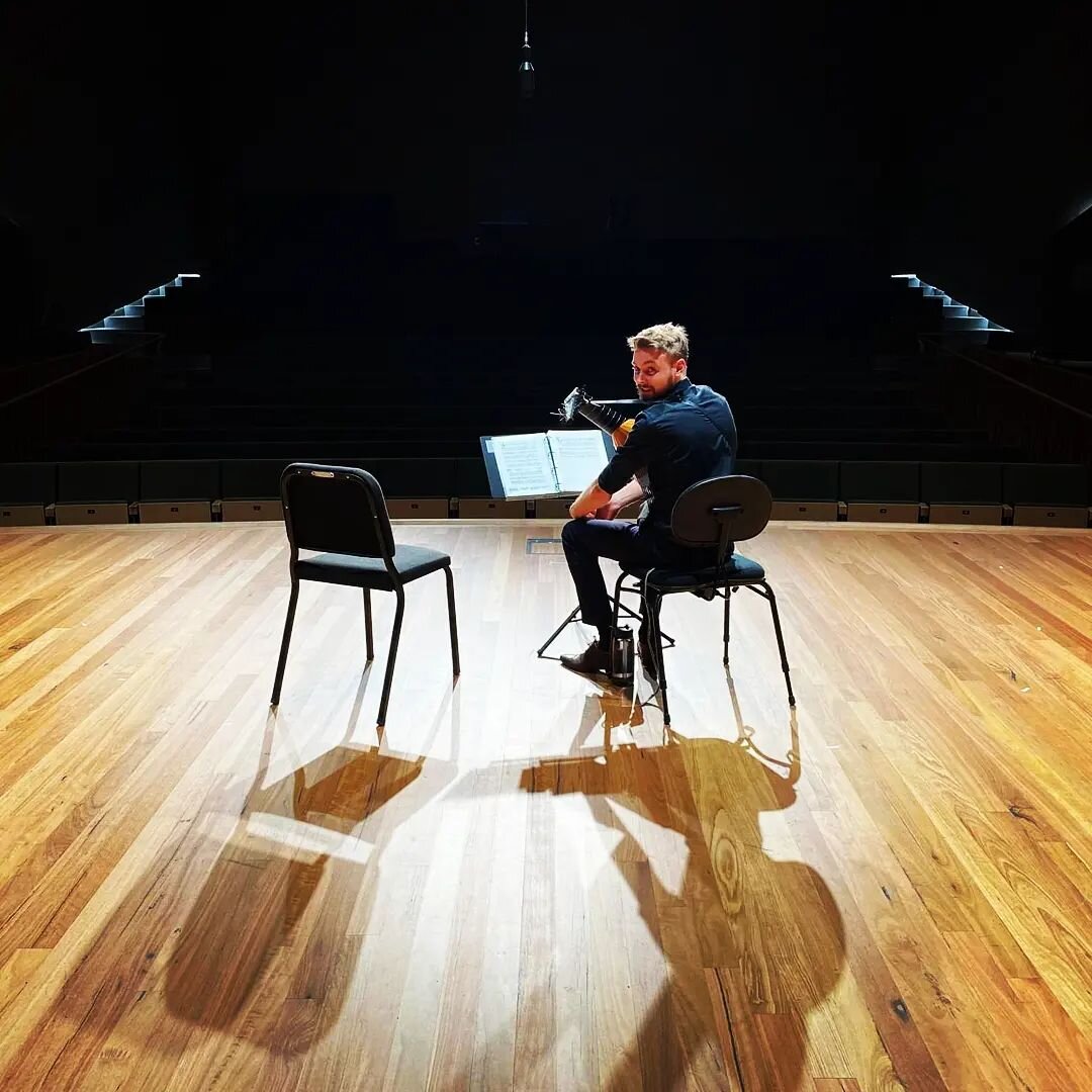 70 minutes! Glad that one's behind me 😏 I believe this is the first ever masters lute recital in Melbourne and...possibly... Australia (which is just wild). Thank you @lauren.burns.sop for the 'canto Bello' ❤️ and Rosemary Hodgson for your exception