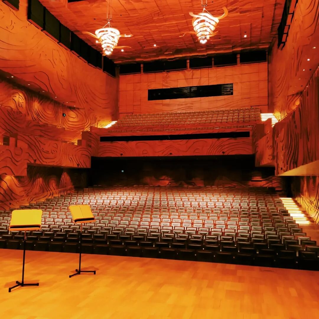 Pretty snazzy Venue! 😎 Thanks to all who came out for Saturday's concert with La Compania! Was great to be back on stage and remembering what performing feels like again! 

#melbournerecitalcentre #melbourne #arts #band #guitar #baroqueguitar #perfo