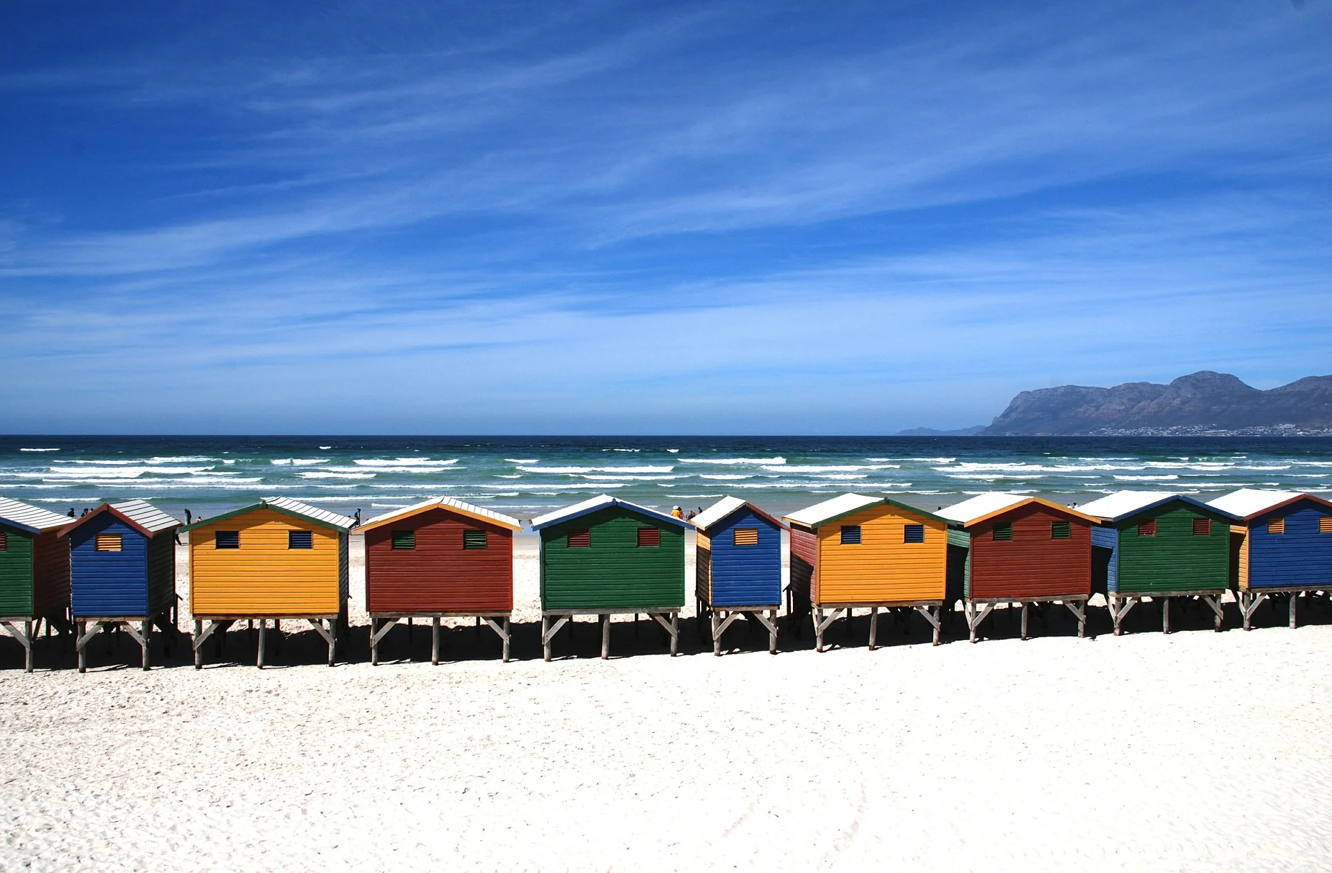 beach-425167_1920.jpg