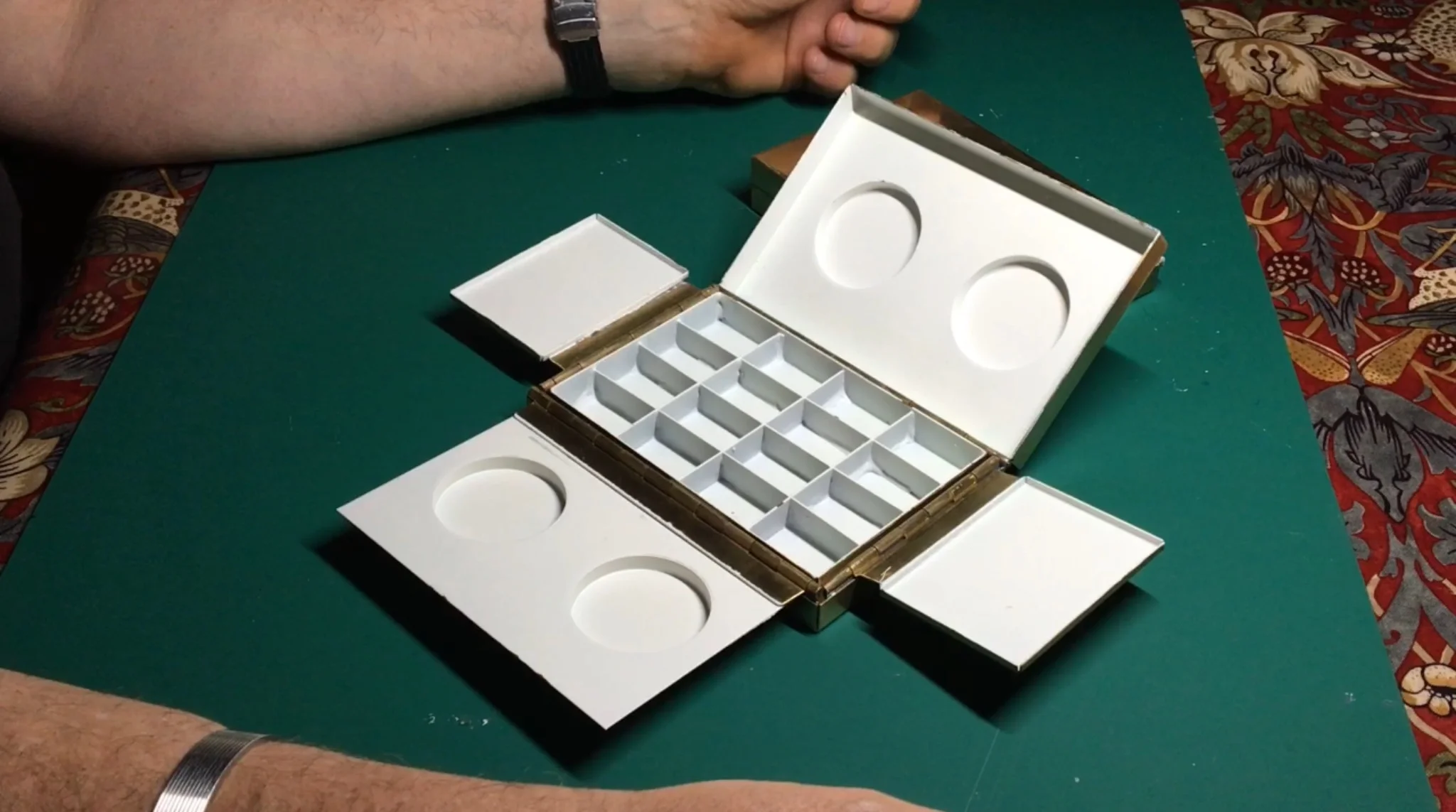 Brass paint boxes do they make a difference