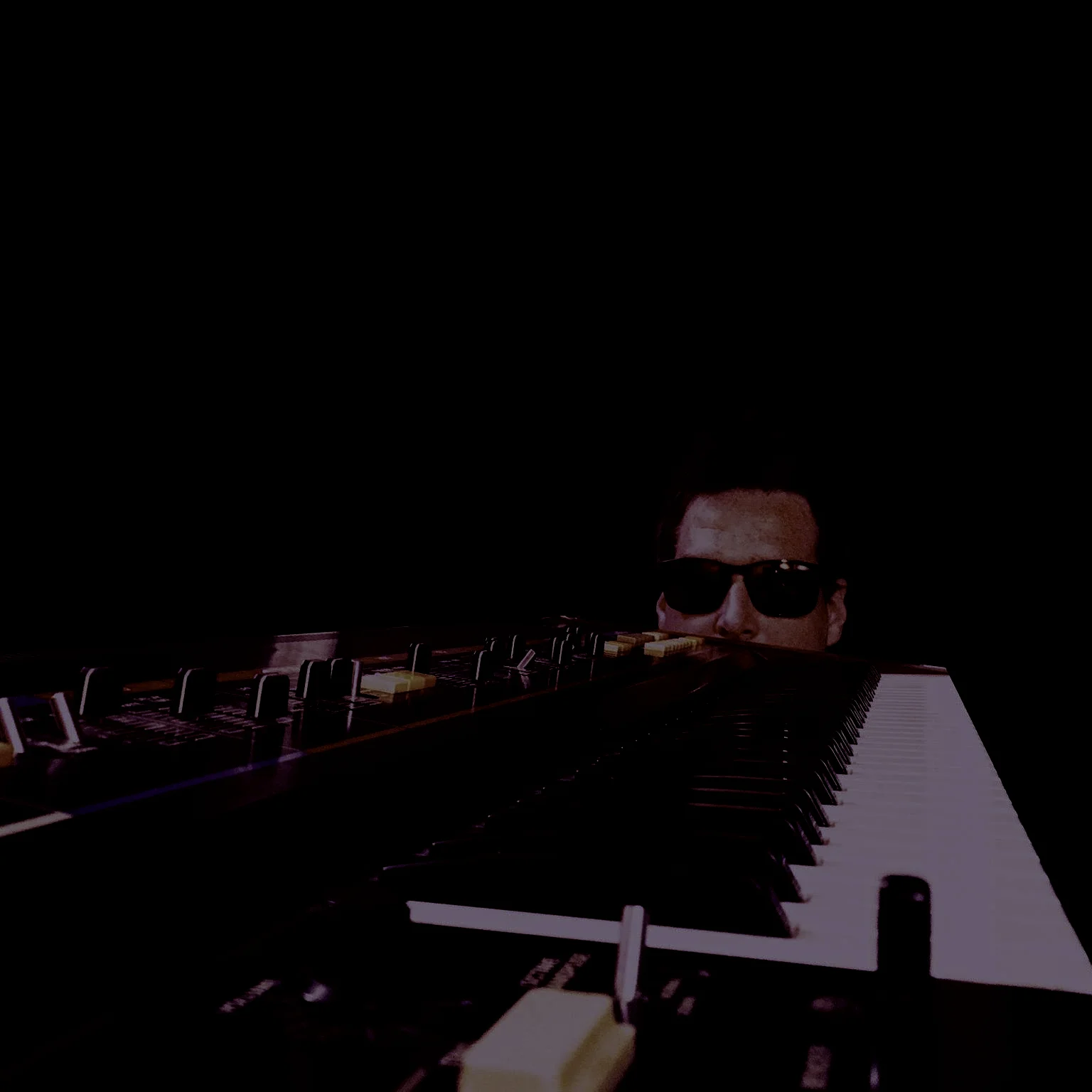 Steve_KeyRoad_Black_Dark.jpg