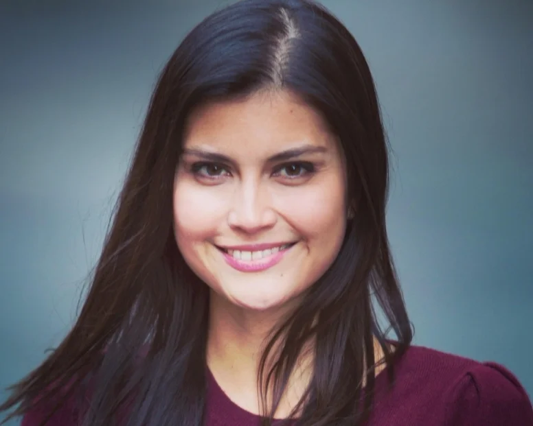 Headshot_Sara Castellanos.jpg