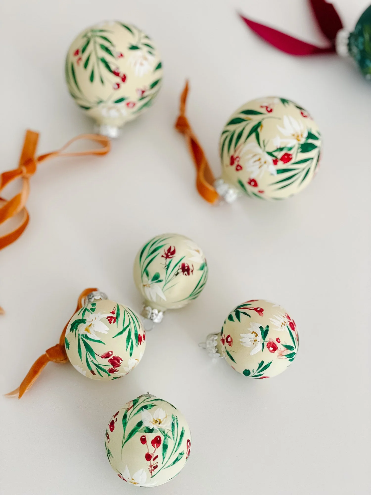 ornaments-beige-holly-closeup.jpg