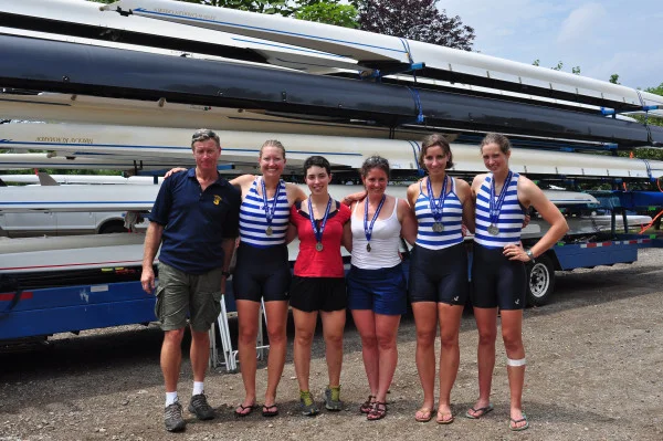 Women’s Club 4+