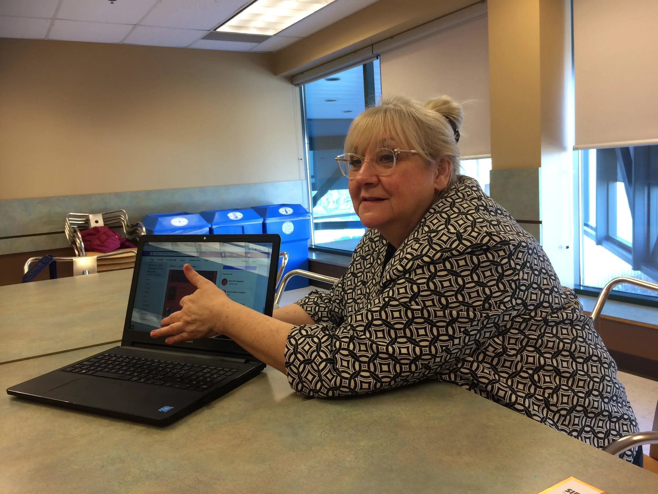 Carolyn explains the finer points of operating an online magazine