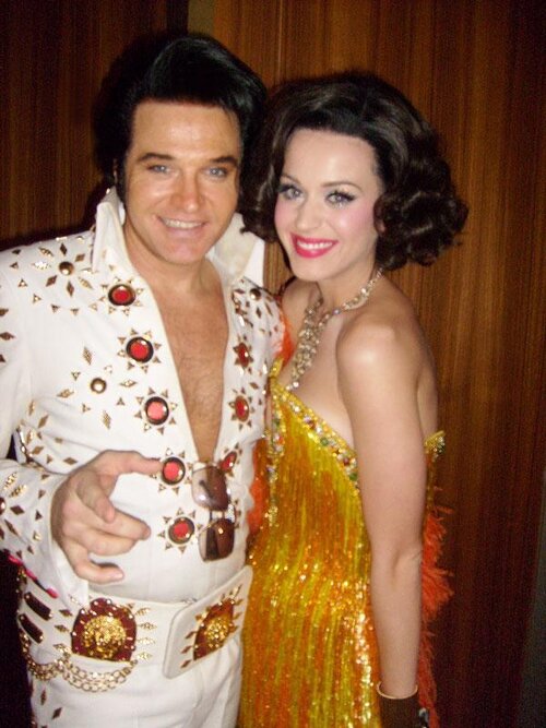Johnny-Katy Perry on Set of Waking up in Vegas.jpg