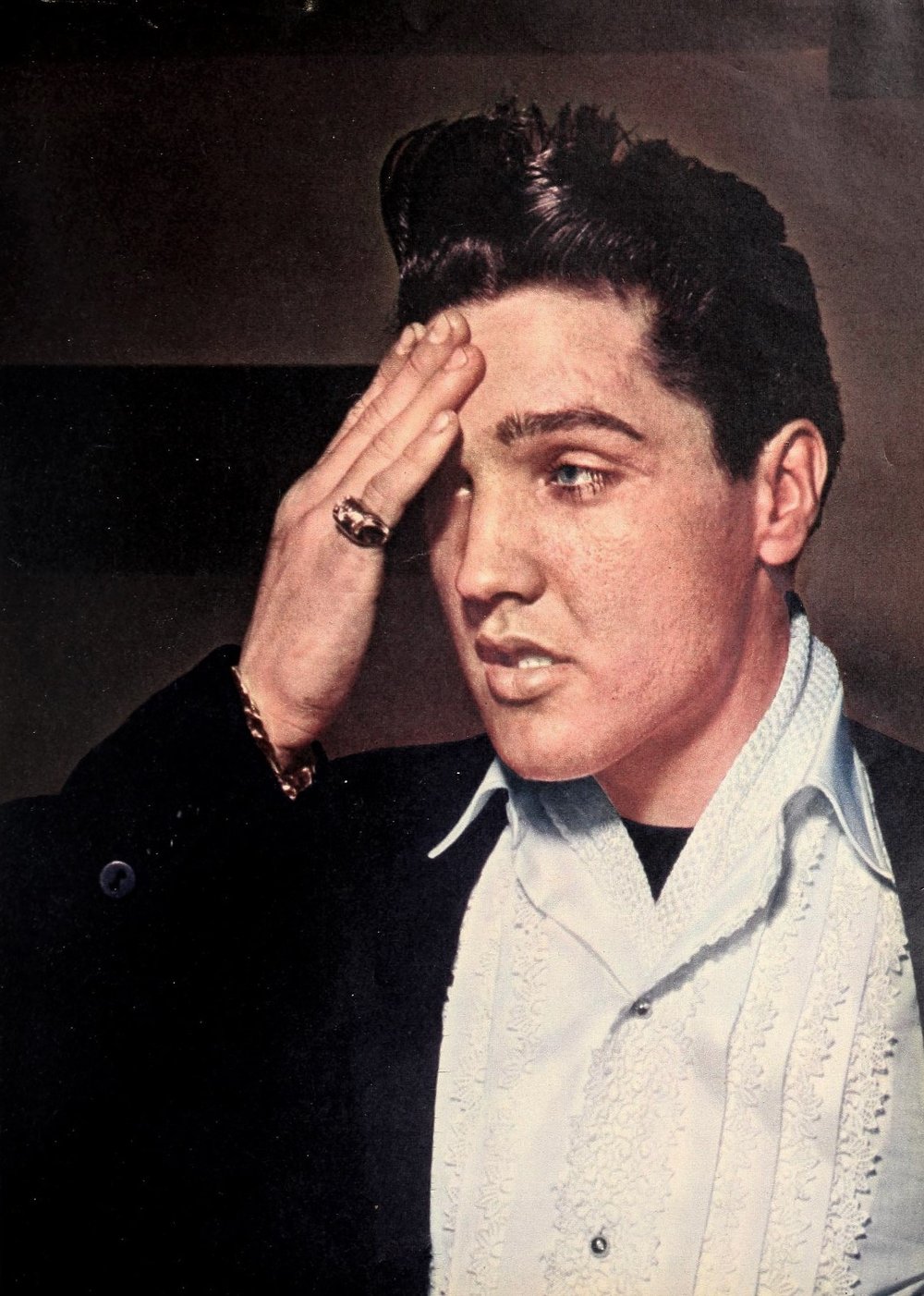 Elvis_Presley_1960 puzzled.jpg
