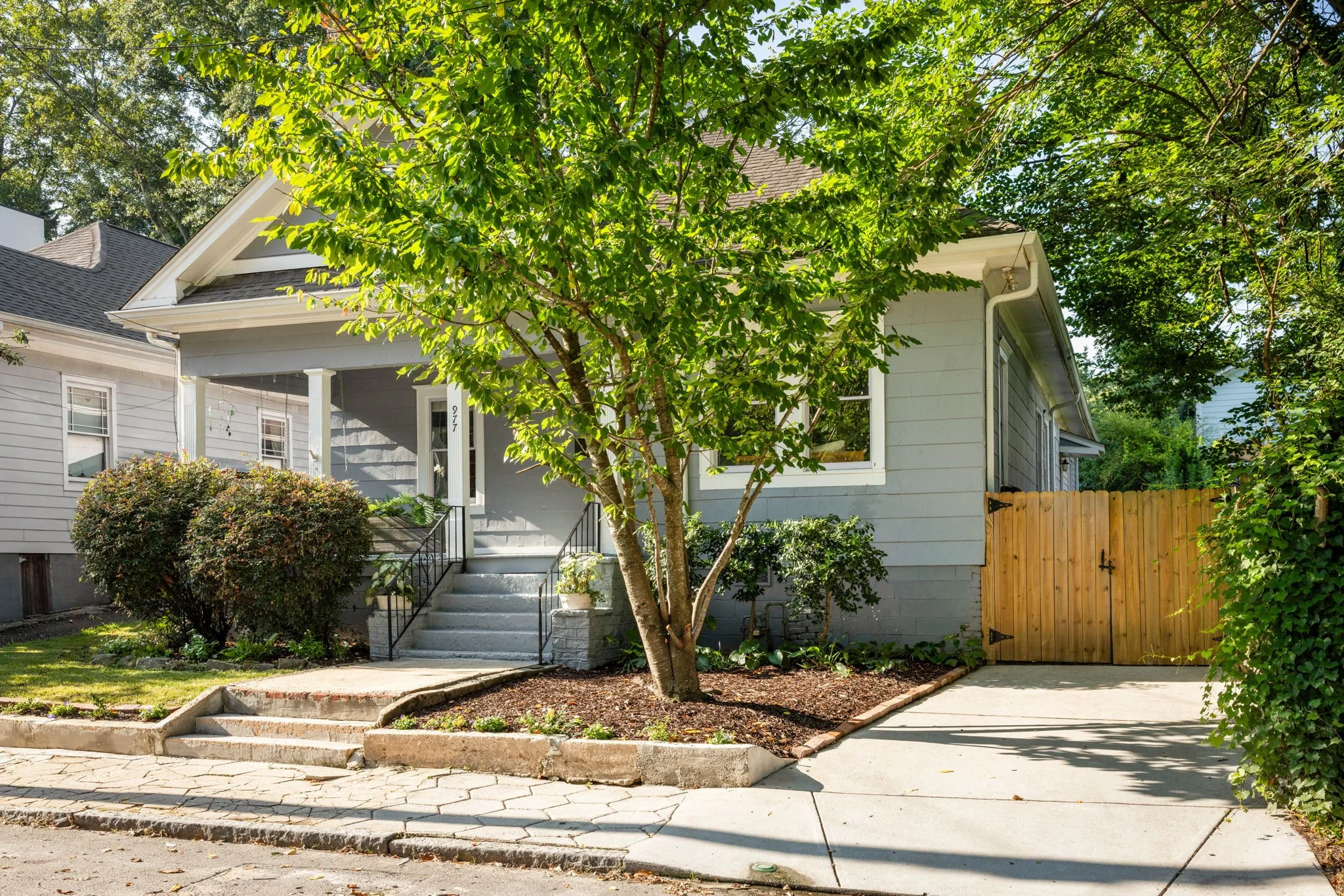 4-web-or-mls-20260805_977manigault_callaway010.jpg