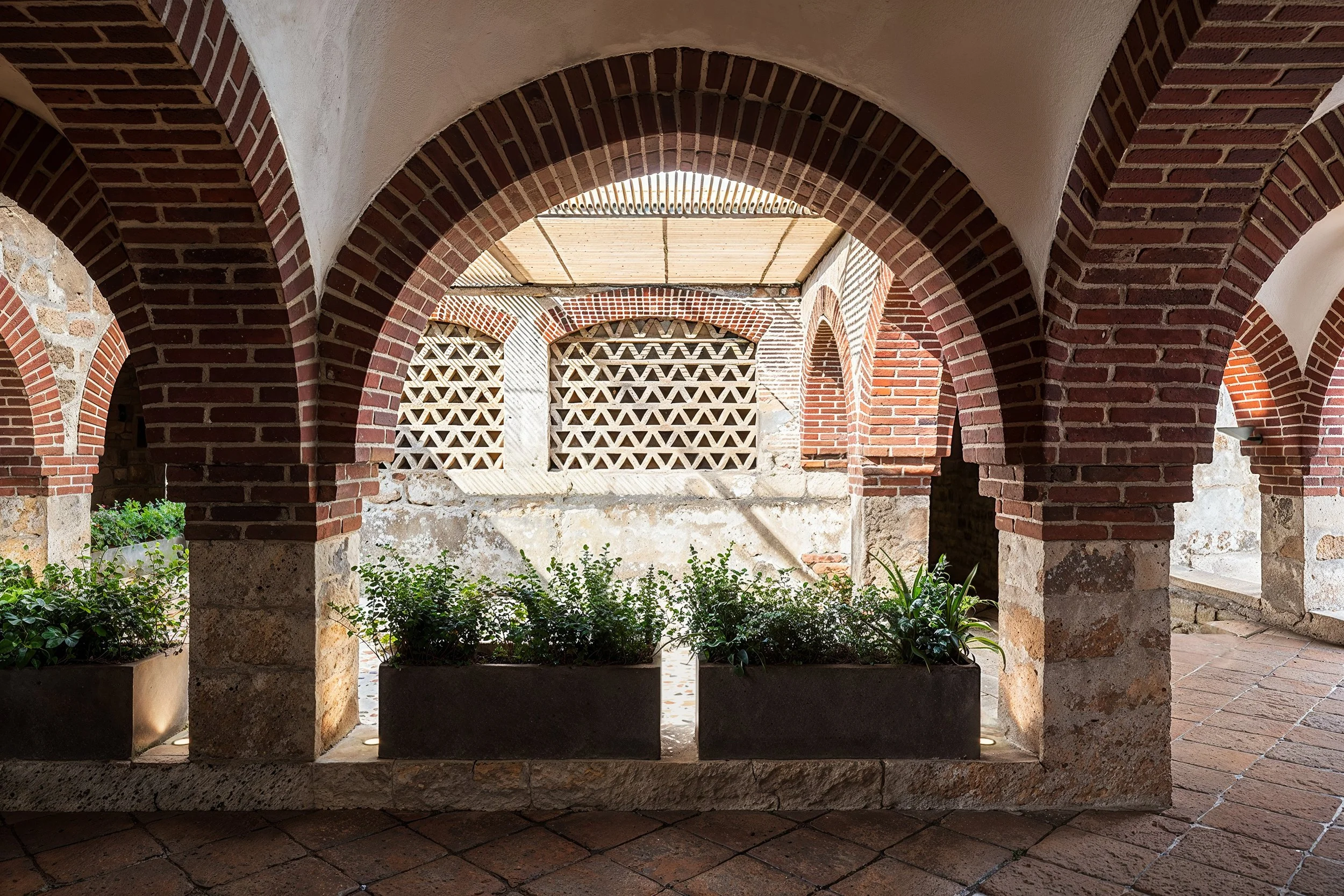 190407_Court_B.jpg