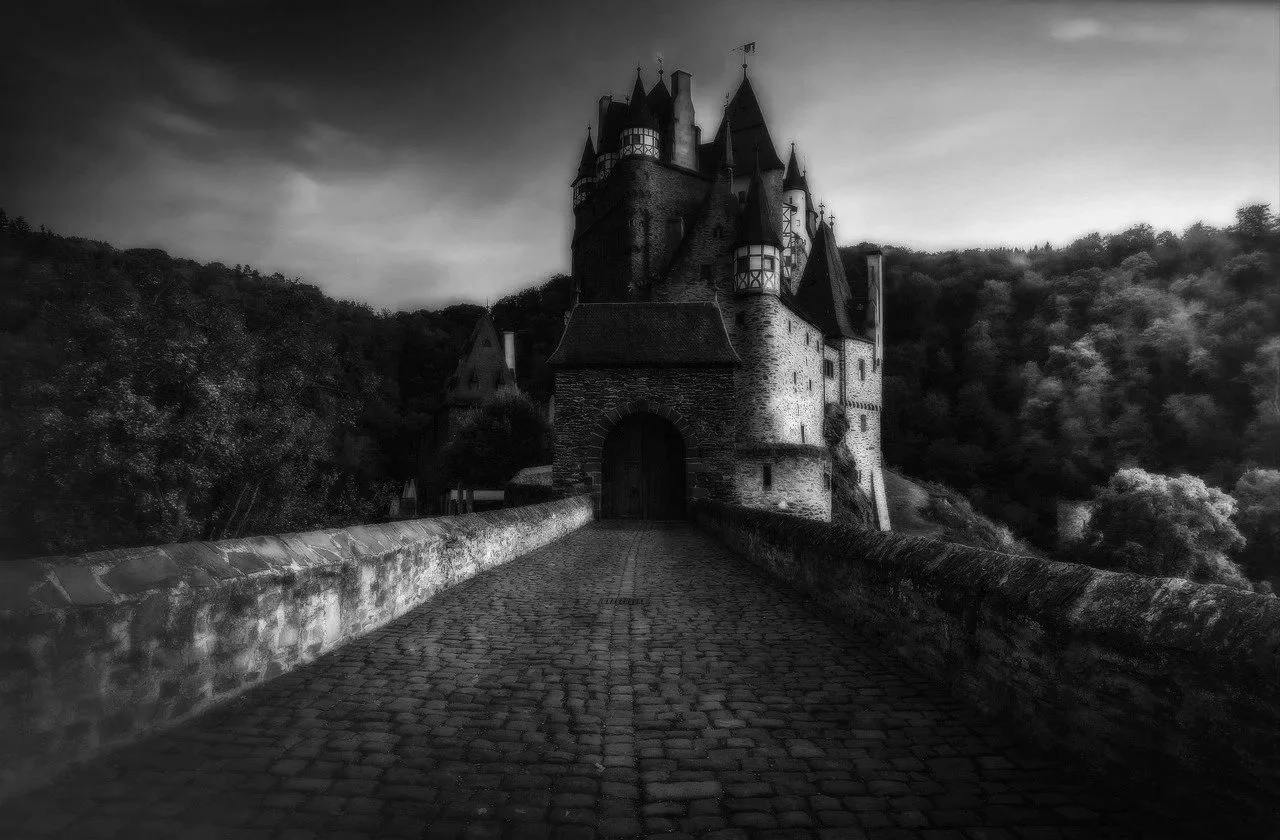 DIM CASTLE.jpg
