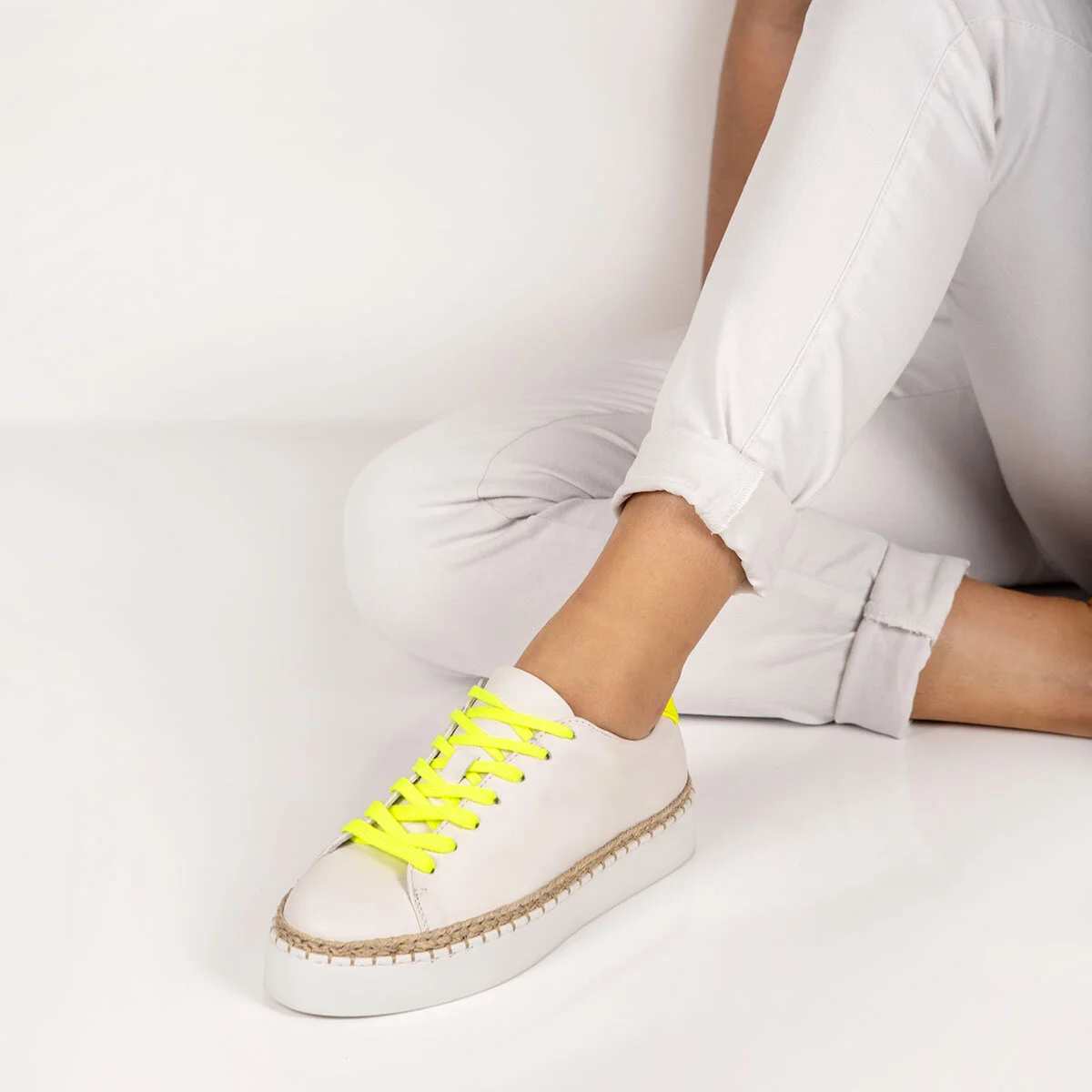 BASKET-FEMME-SELLA-T-F2F-JAUNE-PORTE-zoom.jpg