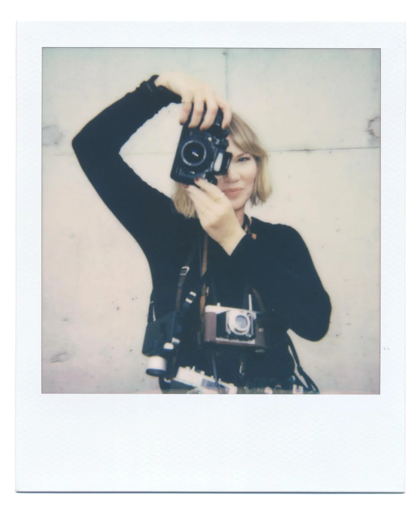 A friendly reminder to photograph your fellow photographers. We are so often behind the lens that we rarely switch sides. A delightful little afternoon spent with once strangers, now friends @_jane_mccormack and @robihume wandering around a drizzly B