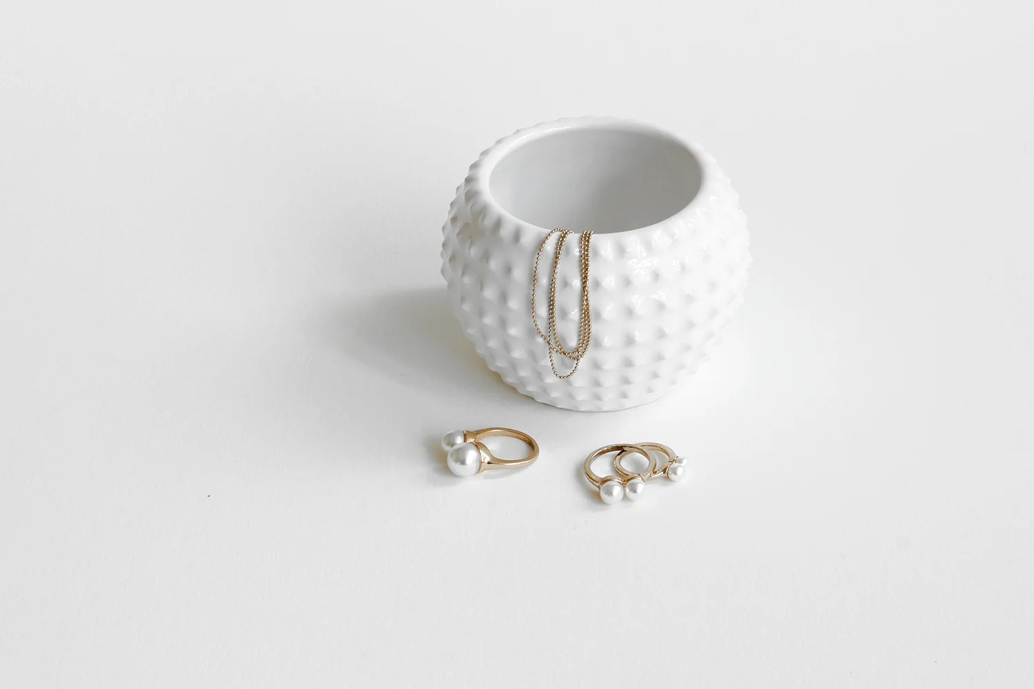 sebastian-misiurek-simplus-design-ceramic-stud-planter-06.jpg