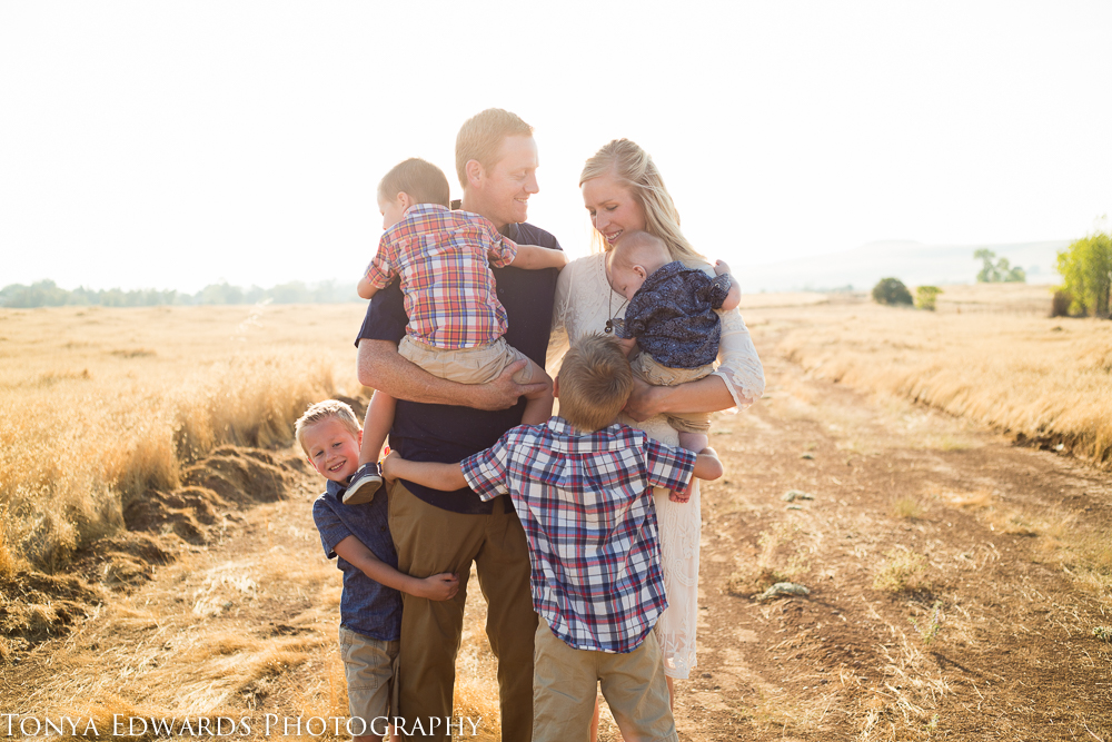 Tonya Edwards | Oroville Family Photographer | Fall family photography