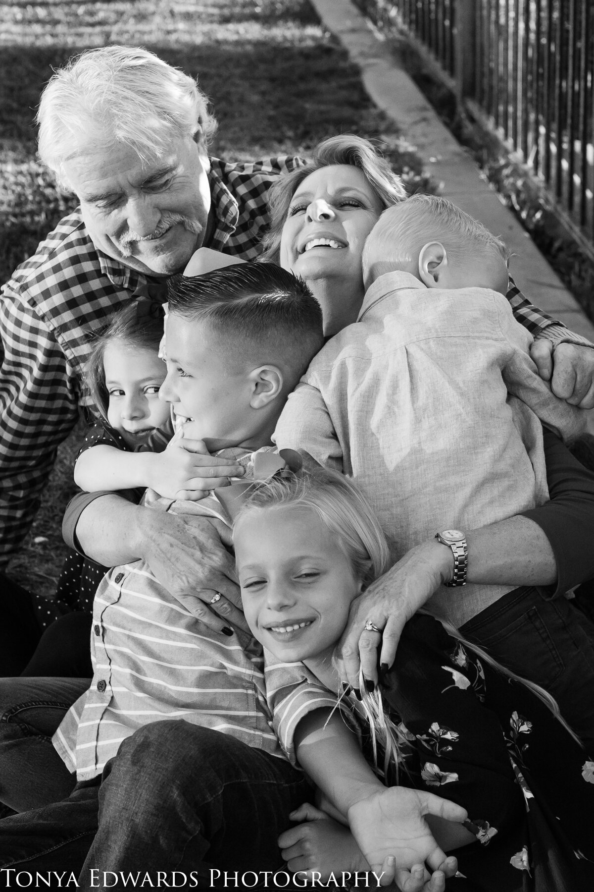 Tonya Edwards | Oroville Photographer | extended family session grandparents and grandchildren