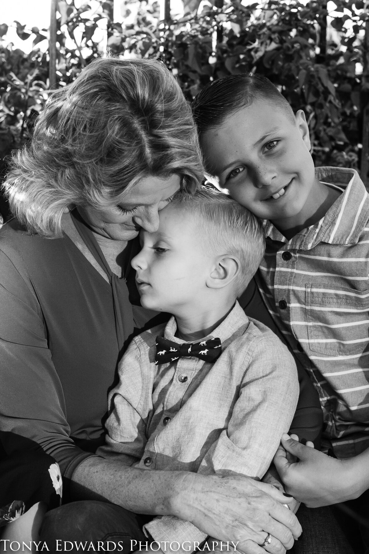 Tonya Edwards | Oroville Family Photographer | grandmother and grandsons snuggling