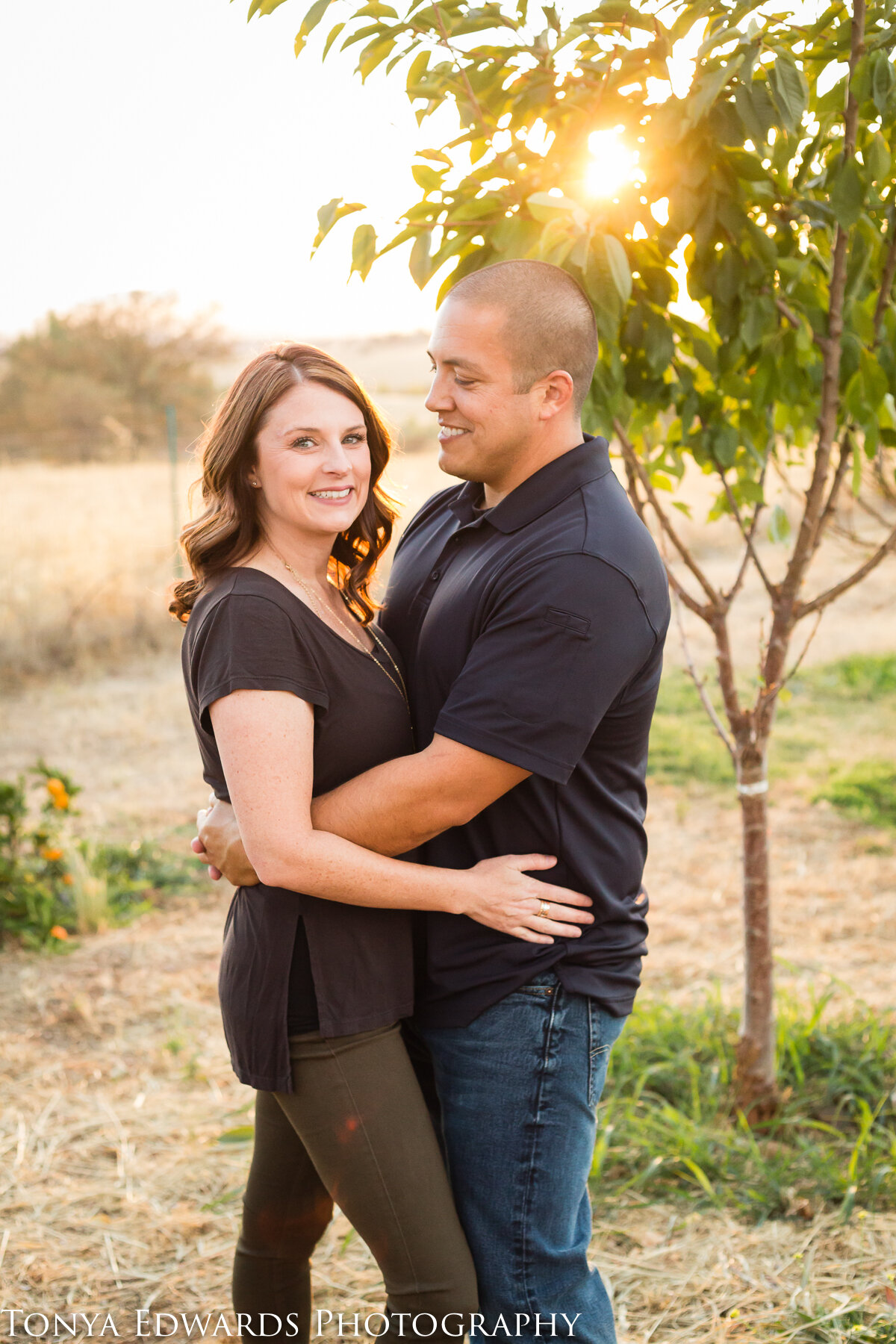 Tonya Edwards | Oroville Photographer | parent couple extended family session