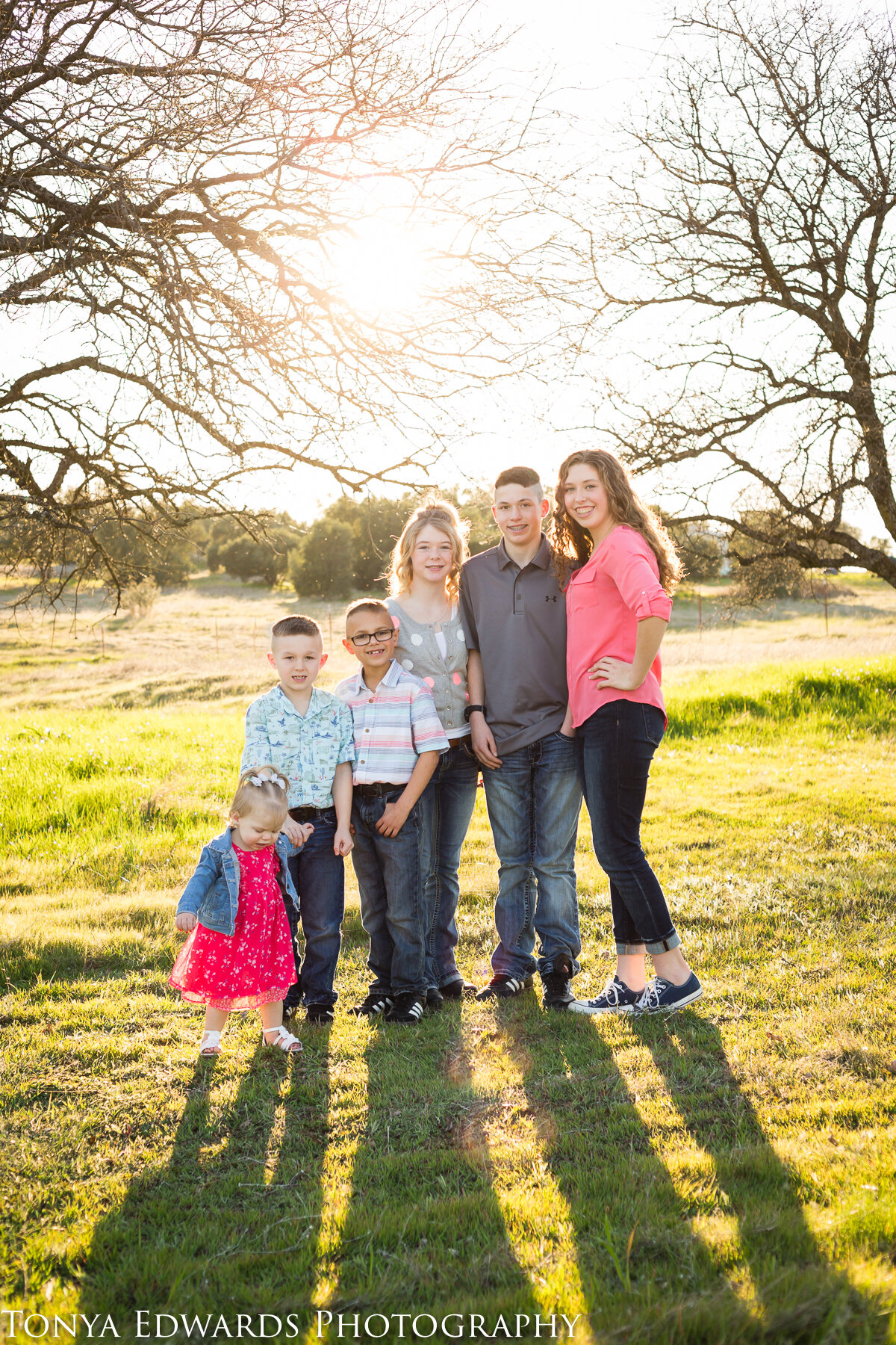 Tonya Edwards | Oroville CA Family Photographer | fun family session