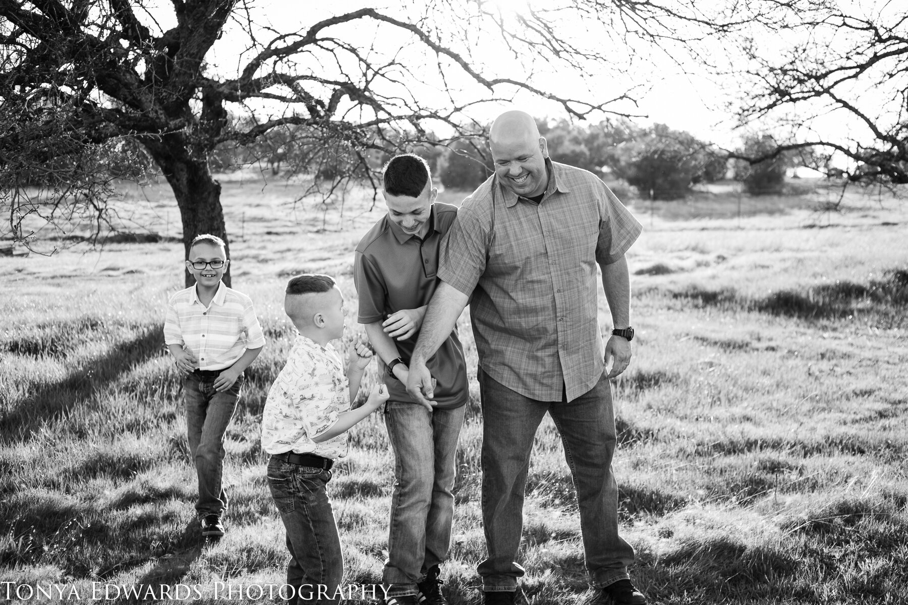 Tonya Edwards | Oroville CA Family Photographer | natural family session