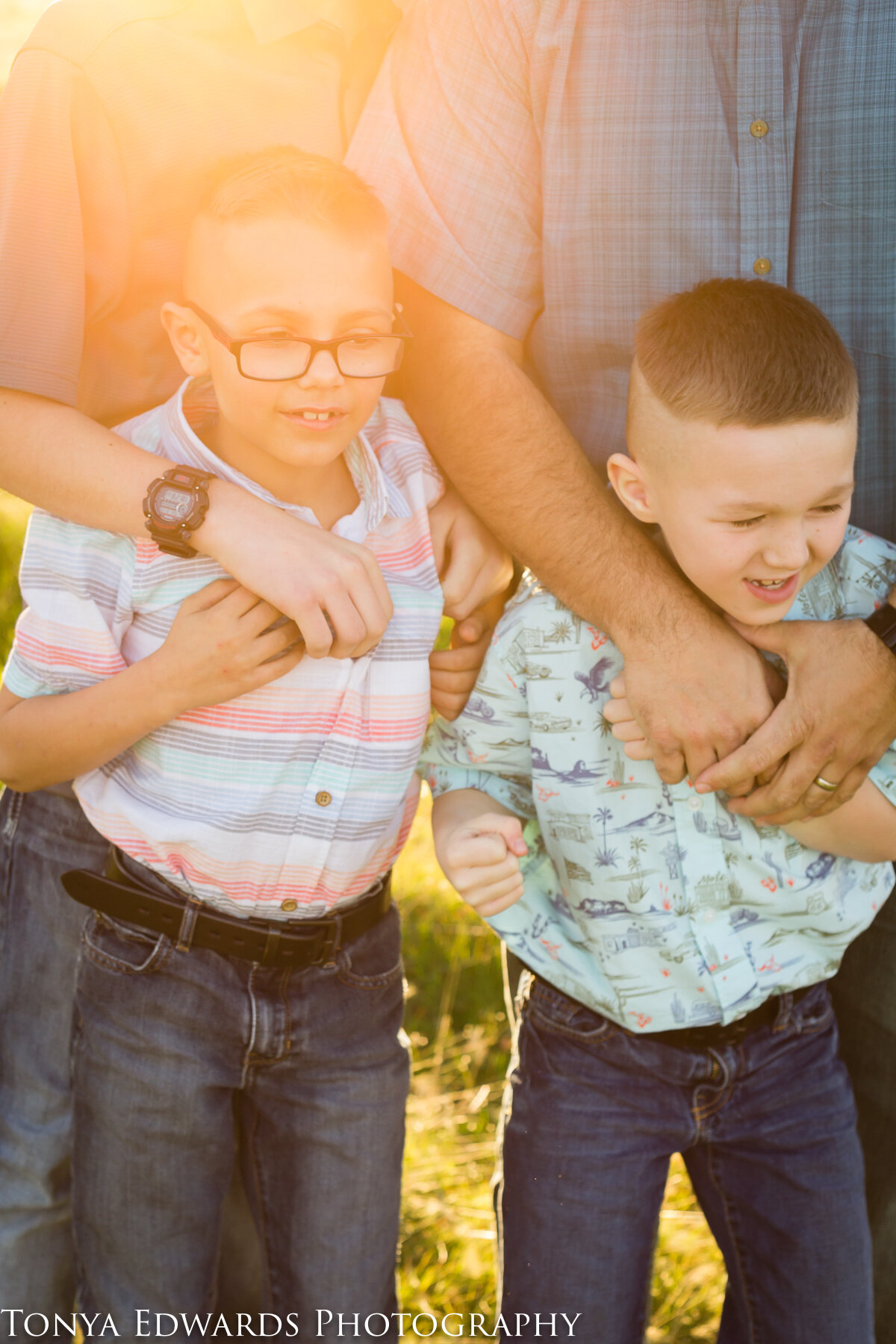 Tonya Edwards | Oroville CA Family Photographer | fun family session