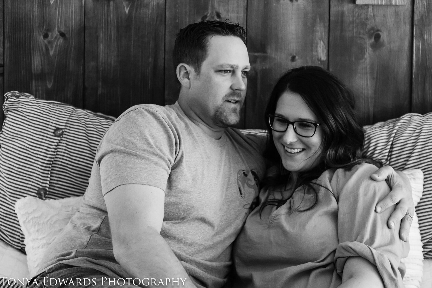 Tonya Edwards | Oroville Photographer | in-home lifestyle family session with pets