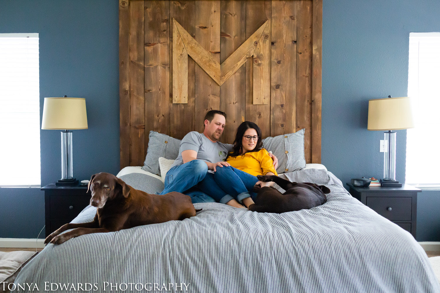 Tonya Edwards | Oroville Photographer | in-home lifestyle family session with pets