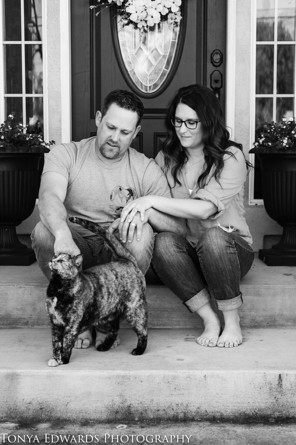 Tonya Edwards | Oroville Photographer | in-home lifestyle family session with pets