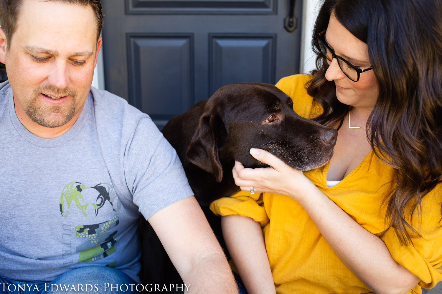 Tonya Edwards | Oroville Photographer | in-home lifestyle family session with pets