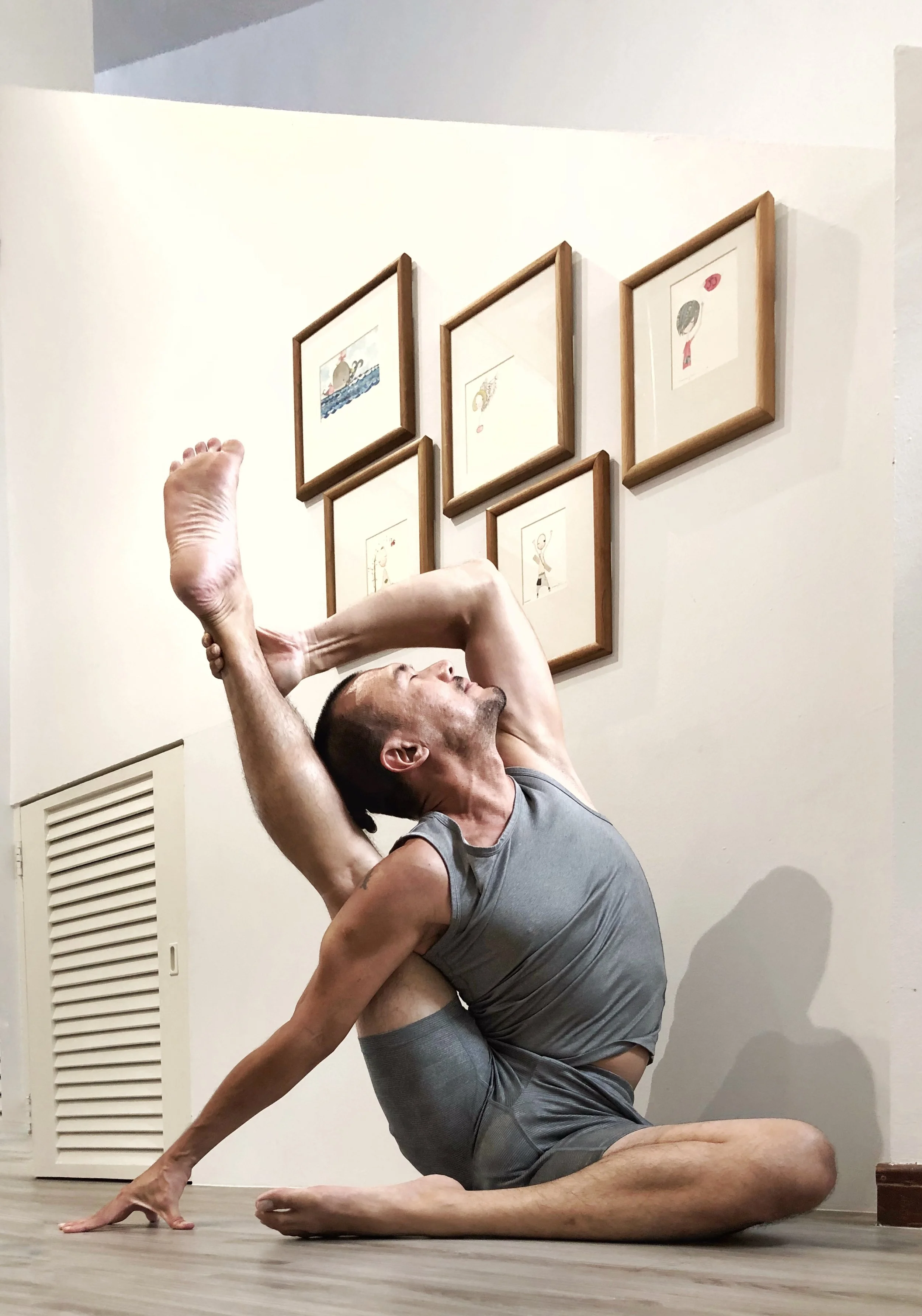 This Week in Nithya Priyan School of Yoga : Compass Splits