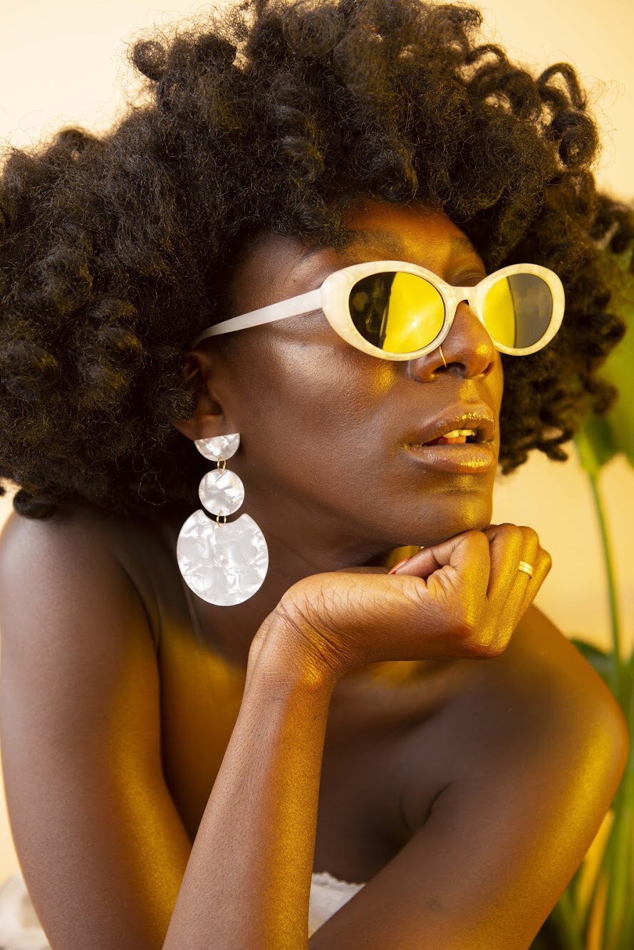  The Look Authority Accessory Shop  Makeup: Yvette Oduro  Stylist: Sal Yvat (salsogroovy.co)  Photographer: Alexus McLane (www.alexusmclanephoto.com)  Model: Abena Boamah (www.hanahanabeauty.com) 