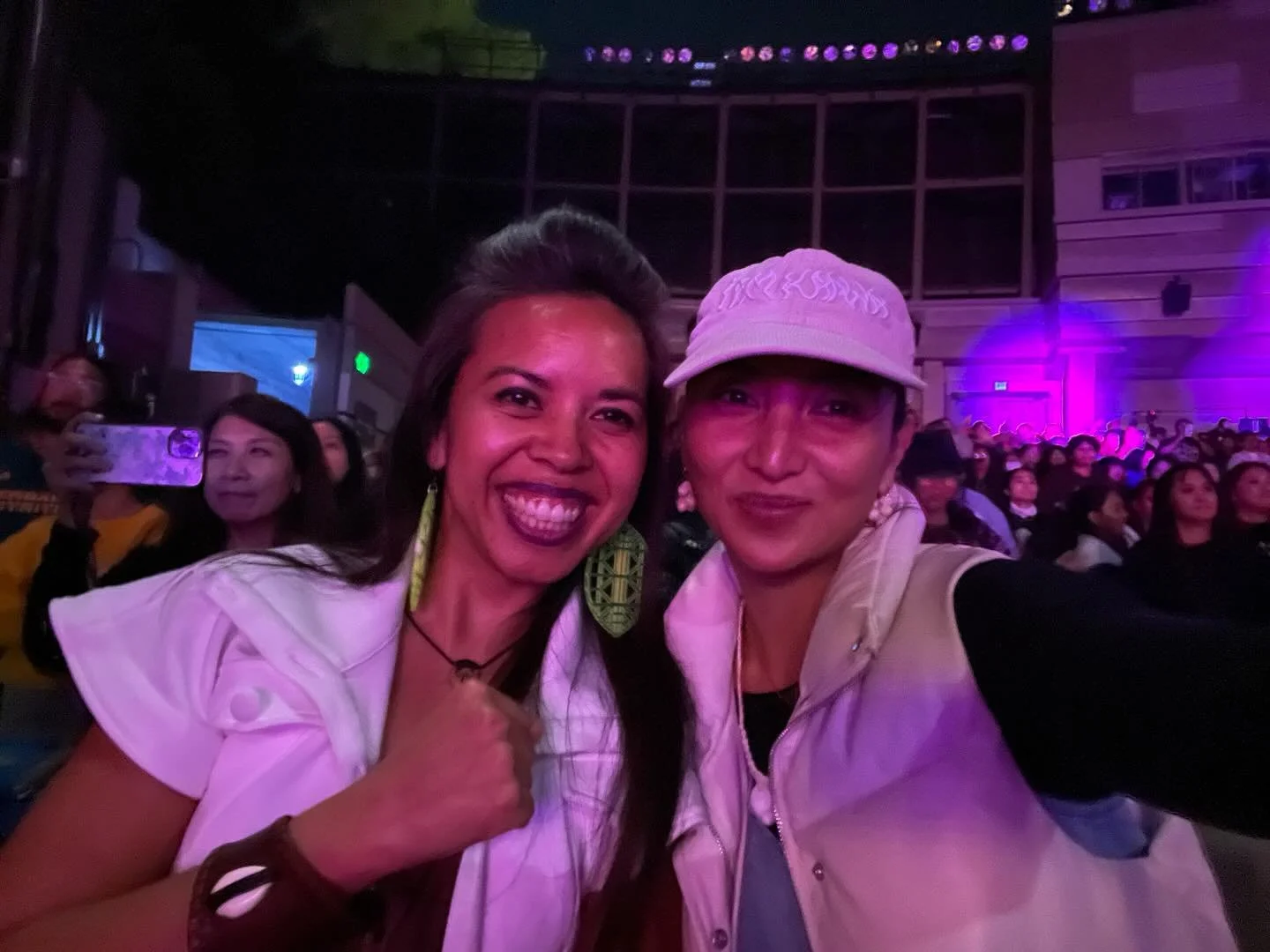 Happiest Thirty-Ate B&rsquo;Earthday to my bestie from very East to Midwest to West&rsquo;ieeee bwahah 💛💜💛💜💛💜

To many more laughs and deep talks, to more co-creations and amplifying our soul&rsquo;s work soulo dolo &amp; togayther. To more tra